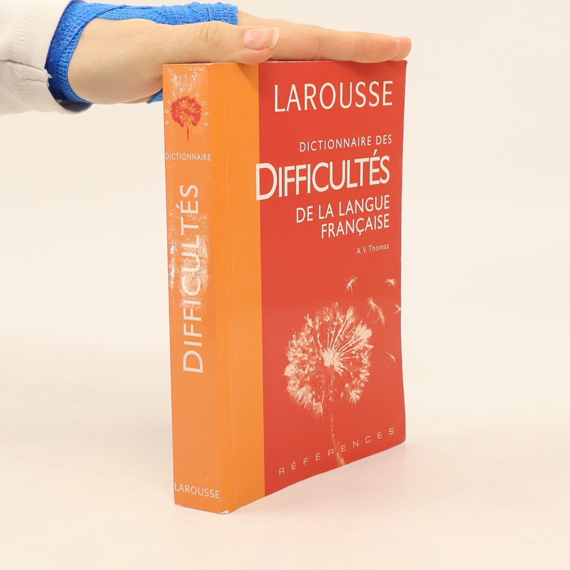 Adolphe V. Thomas Références: Dictionnaire des difficultés de la langue française