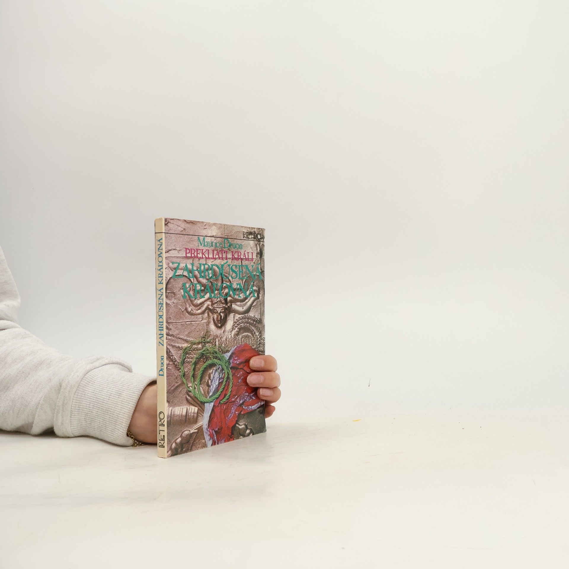 Maurice Druon Prekliati králi 2. Zahrdúsená kráľovná