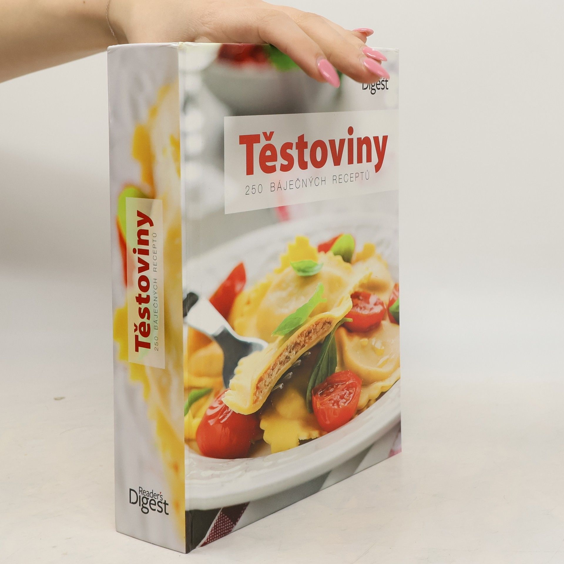 Kolektiv autorů Těstoviny. 250 báječných receptů