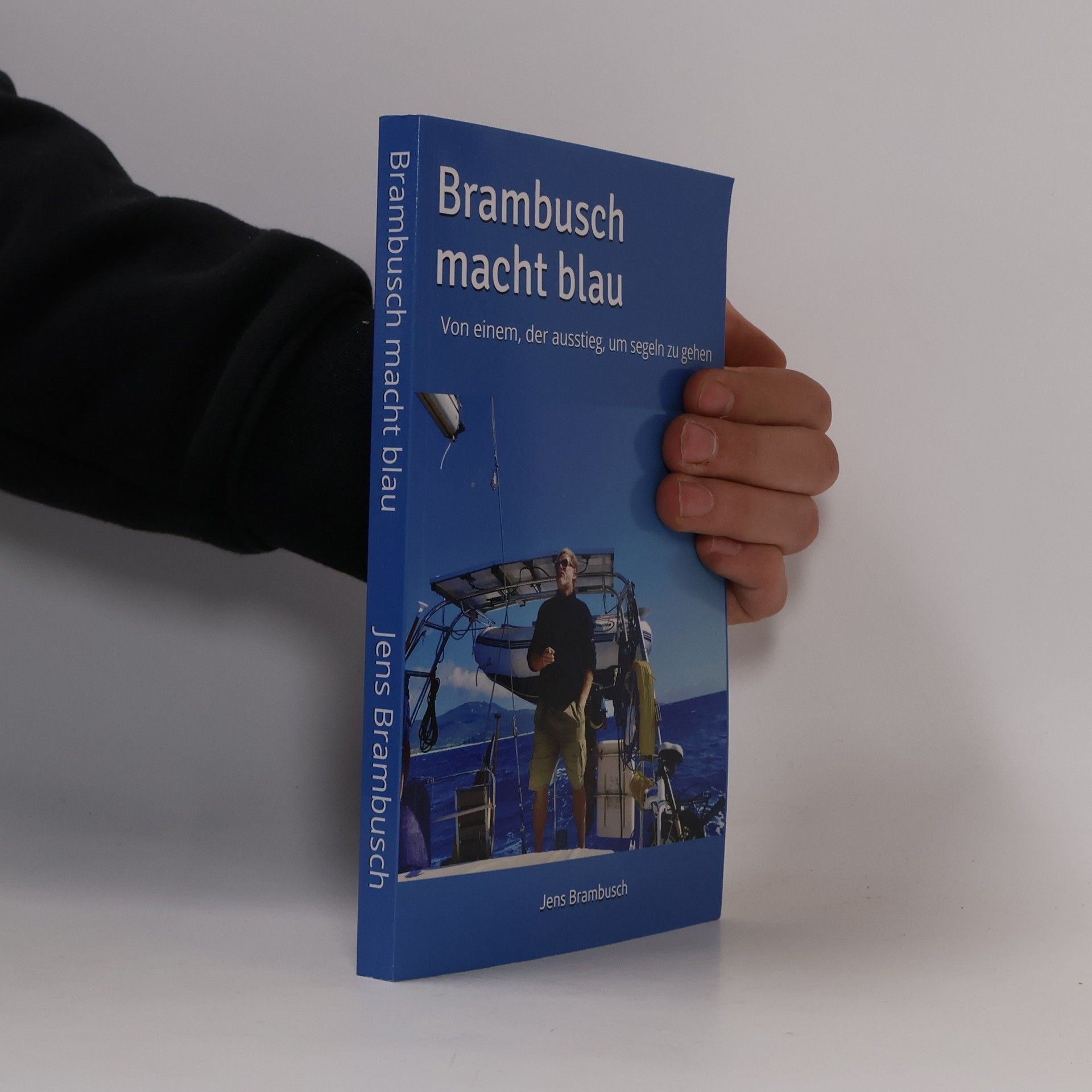 Brambusch macht blau