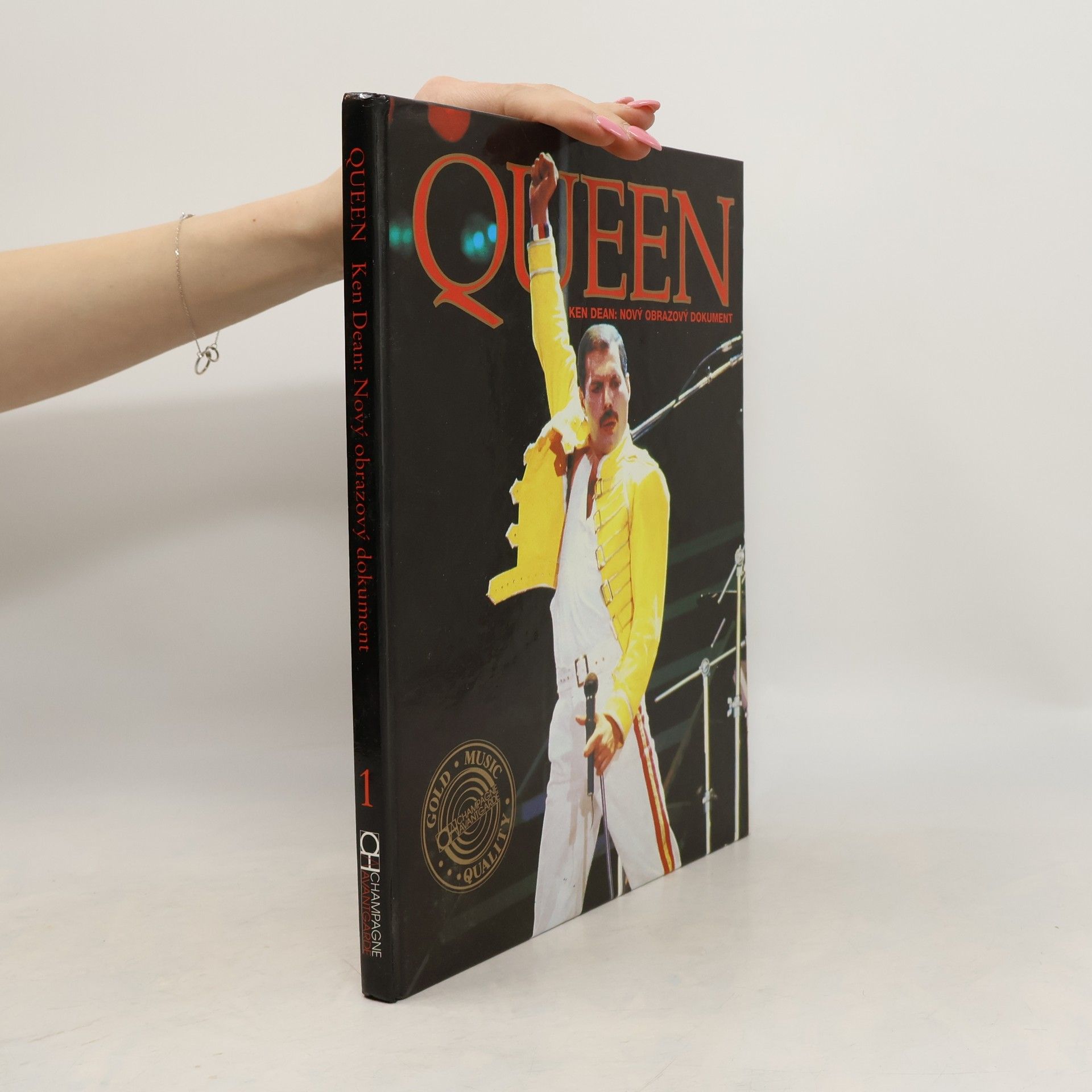 Ken Dean Queen. Nový obrazový dokument