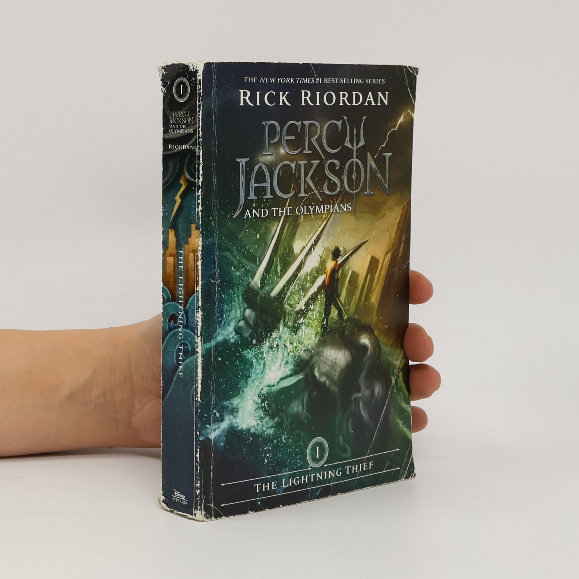 Rick Riordan The Lightning Thief Book 1. Percy Jackson and the Olympians