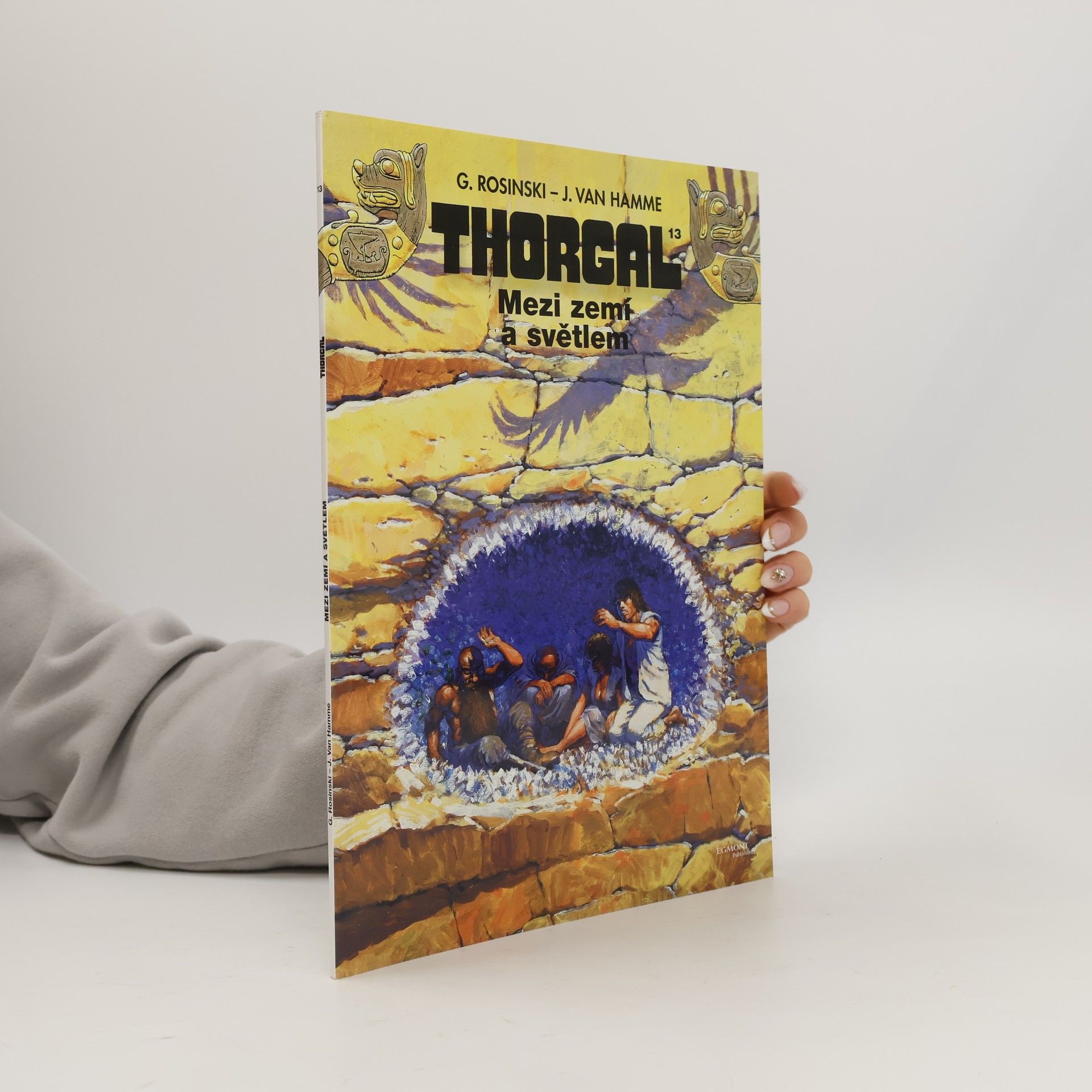 Jean van Hamme Mezi zemí a světlem