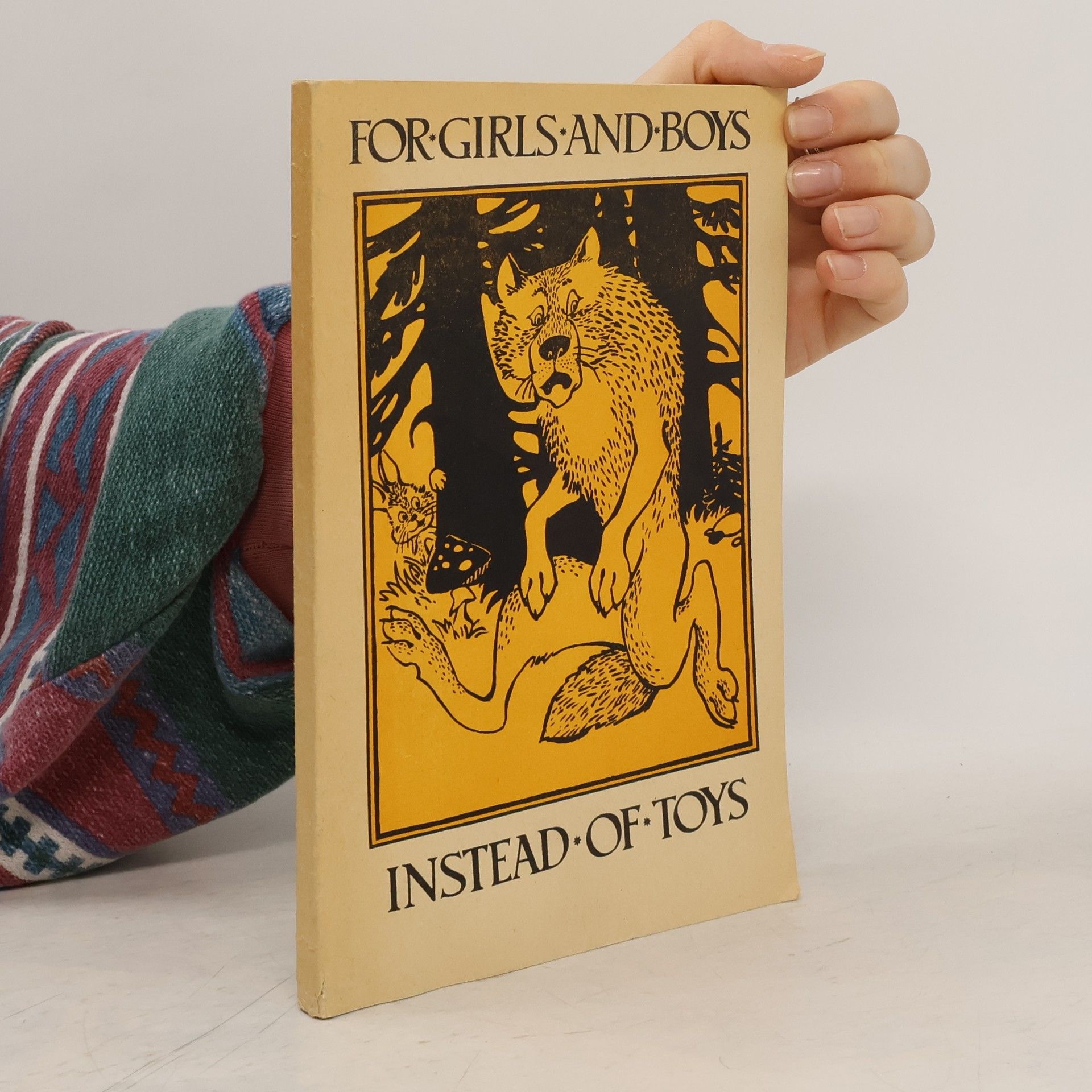 Auteurscollectief For Girls and Boys Instead of Toys