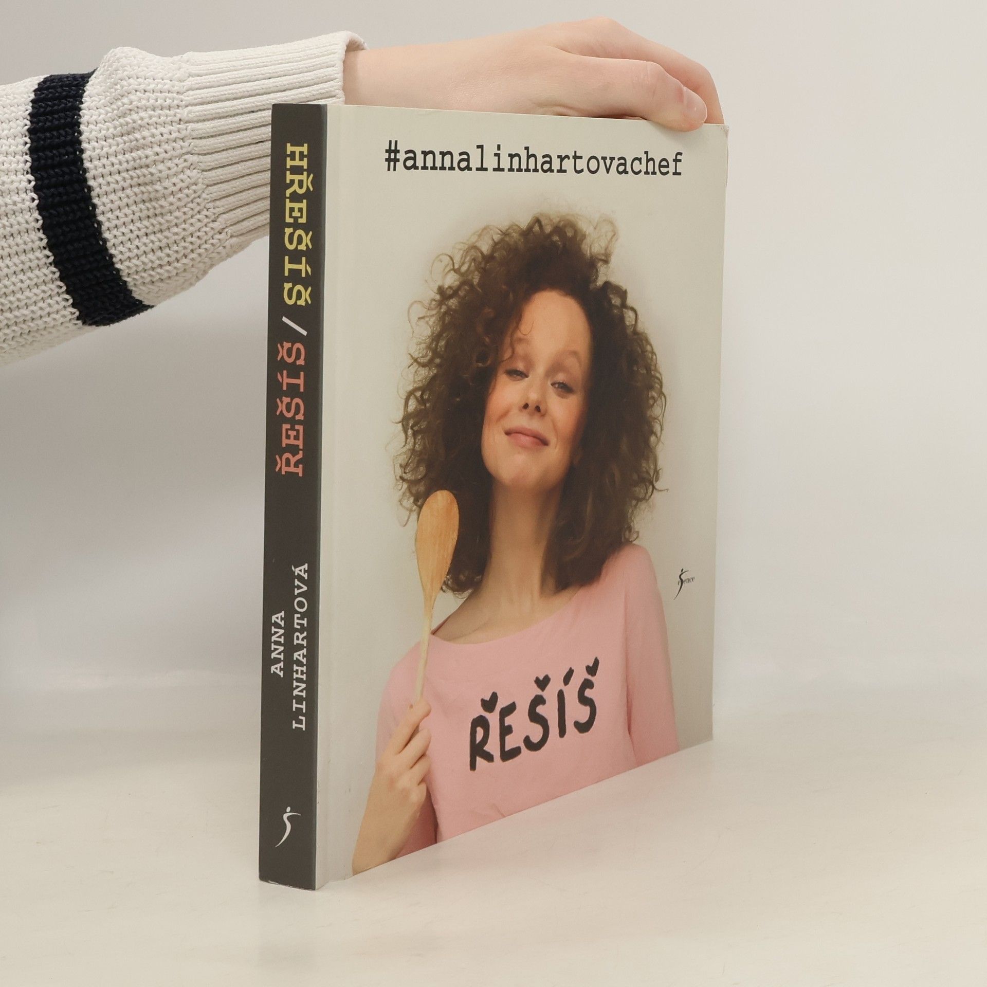 Anna Linhartová Řešíš. Hřešíš