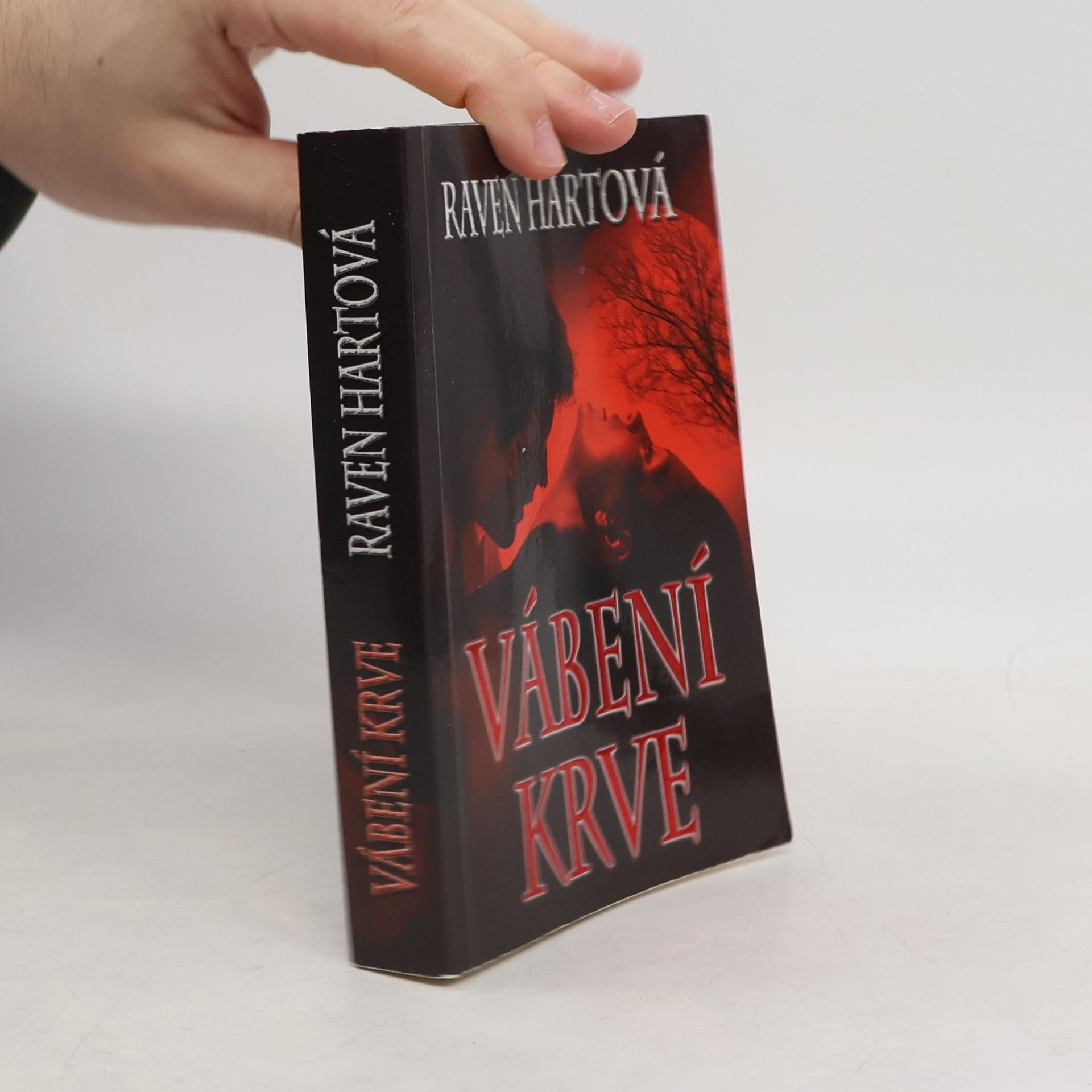 Raven Hart Vábení krve. První díl