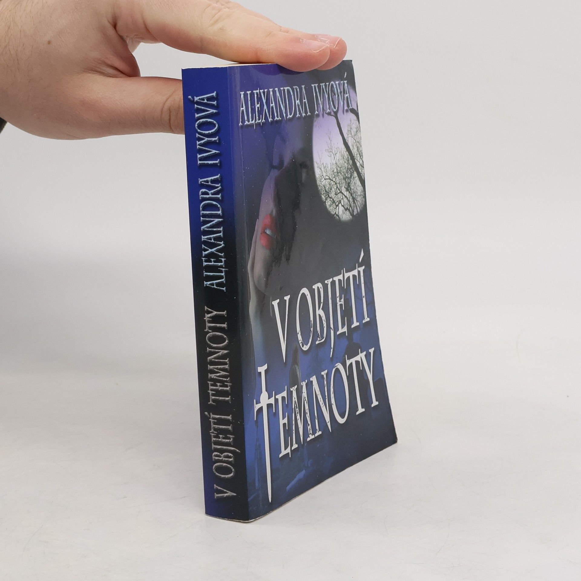 Alexandra Ivy V objetí temnoty