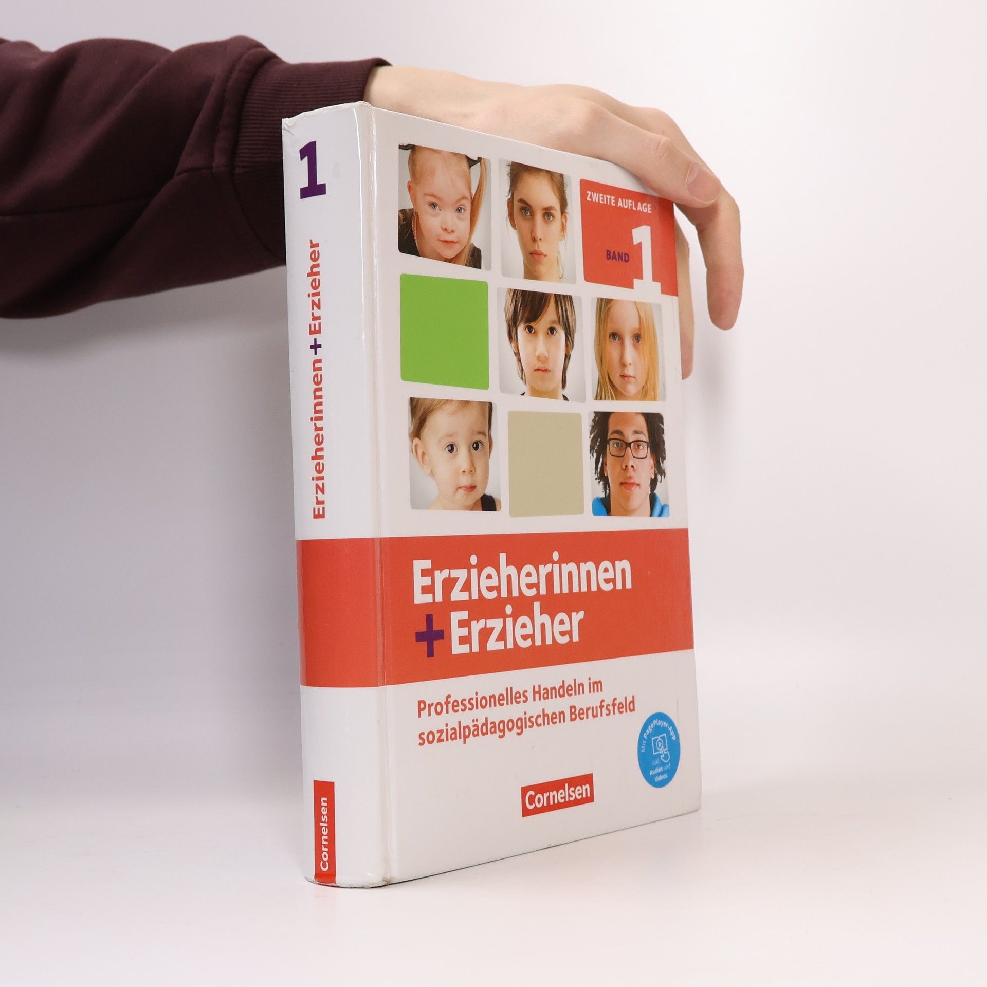 Silvia Gartinger Erzieherinnen + Erzieher. Band 1 - Professionelles Handeln im sozialpädagogischen Berufsfeld