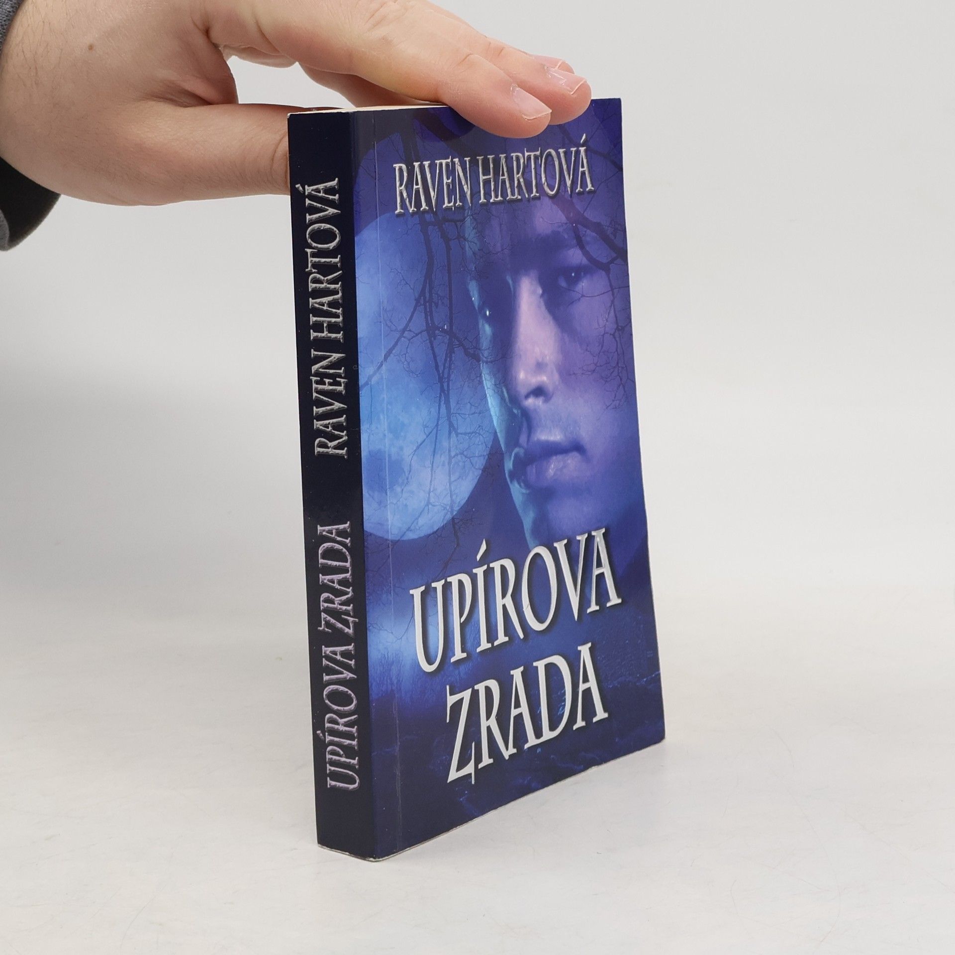 Raven Hart Upírova zrada