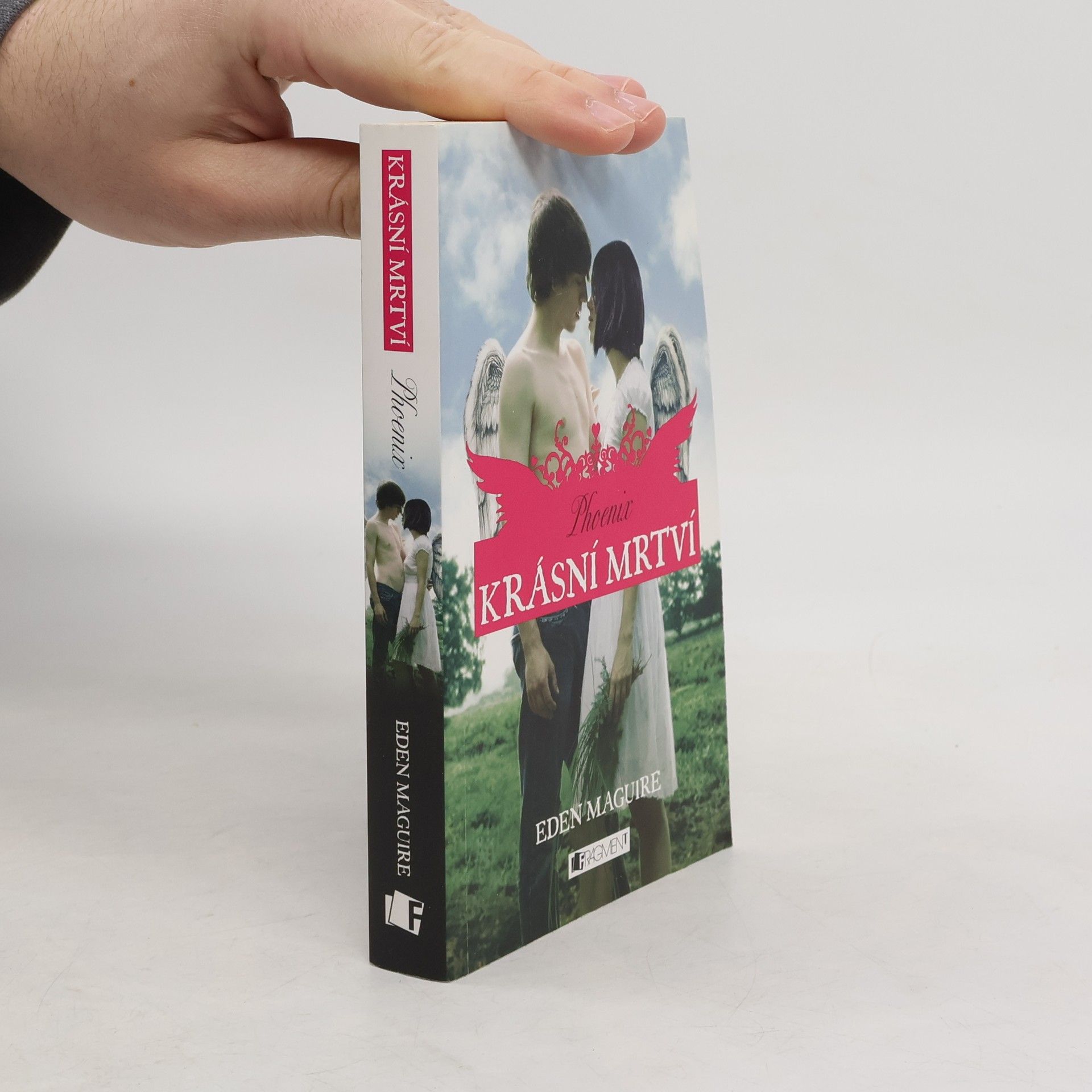 Eden Maguire Krásní mrtví. Phoenix