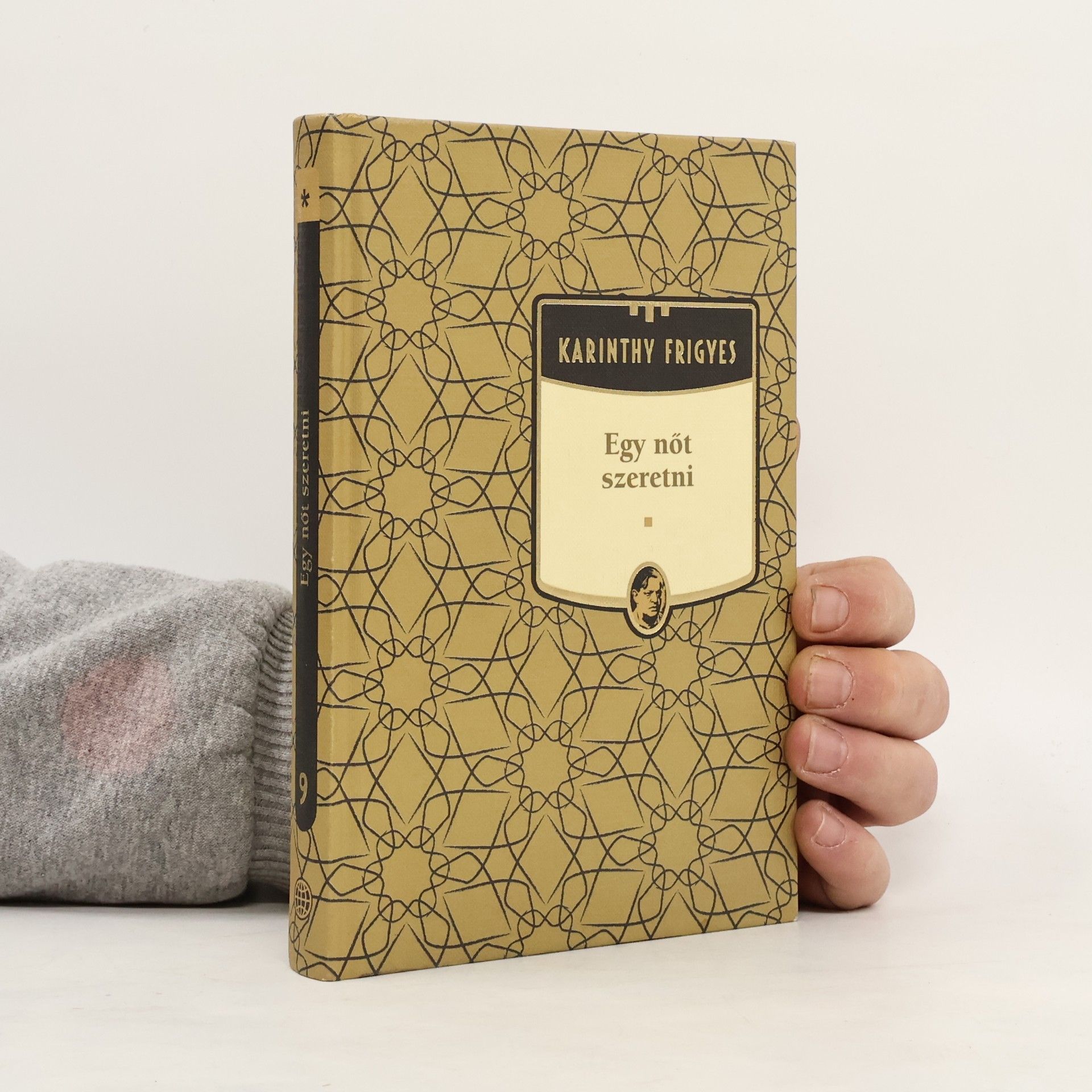 Frigyes Karinthy Egy nőt szeretni