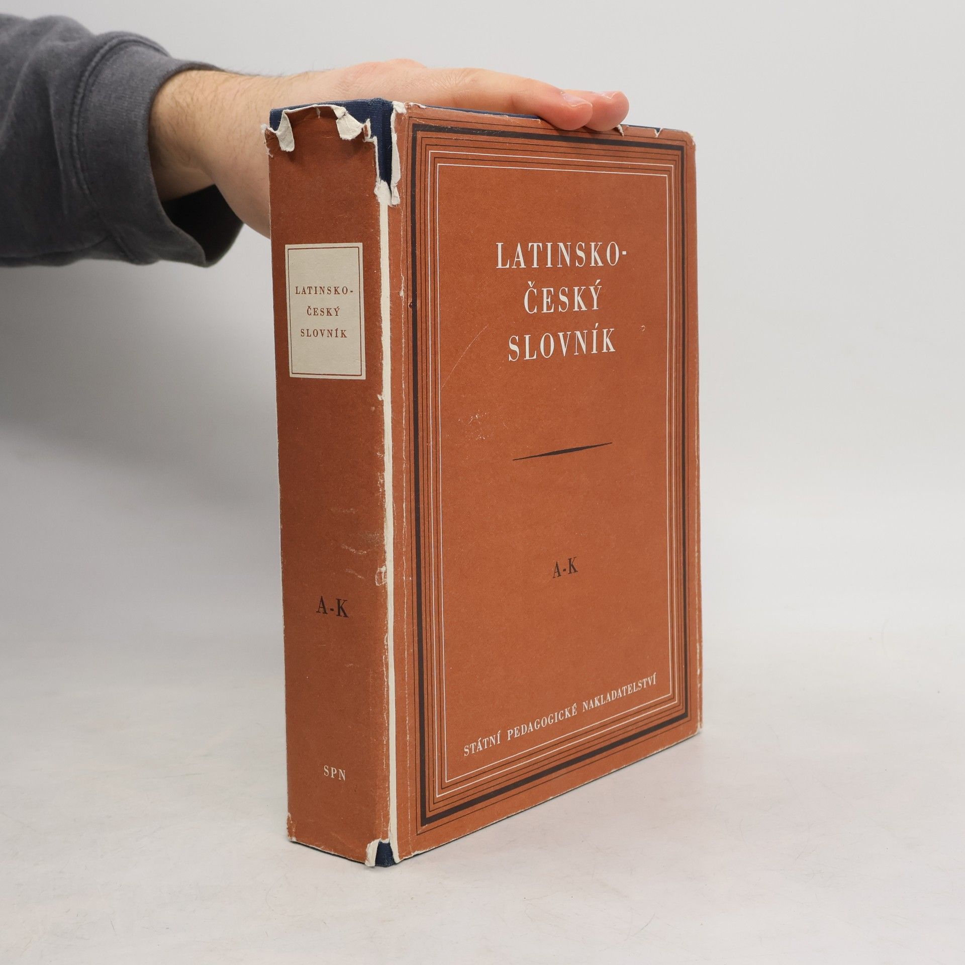 Autorenkollektiv Latinsko-český slovník A-K