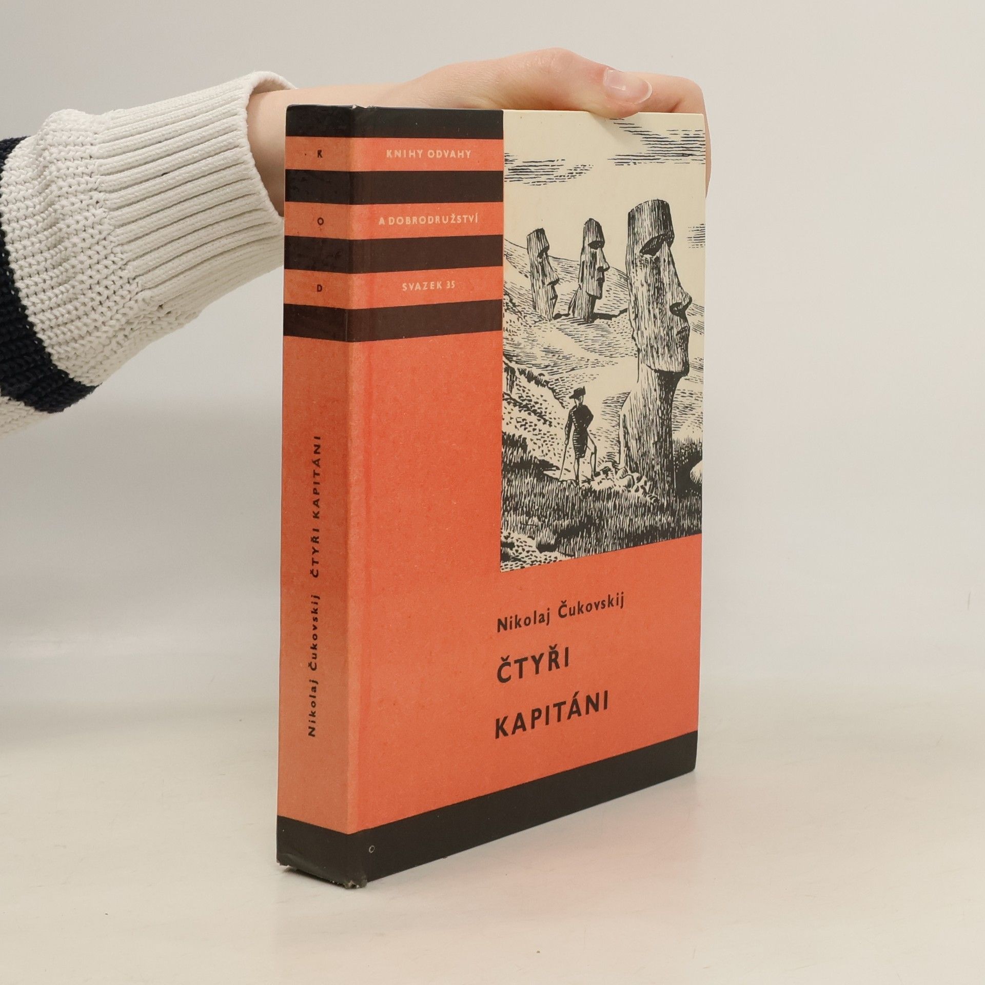 Nikolaj Kornejevič Čukovskij Čtyři kapitáni
