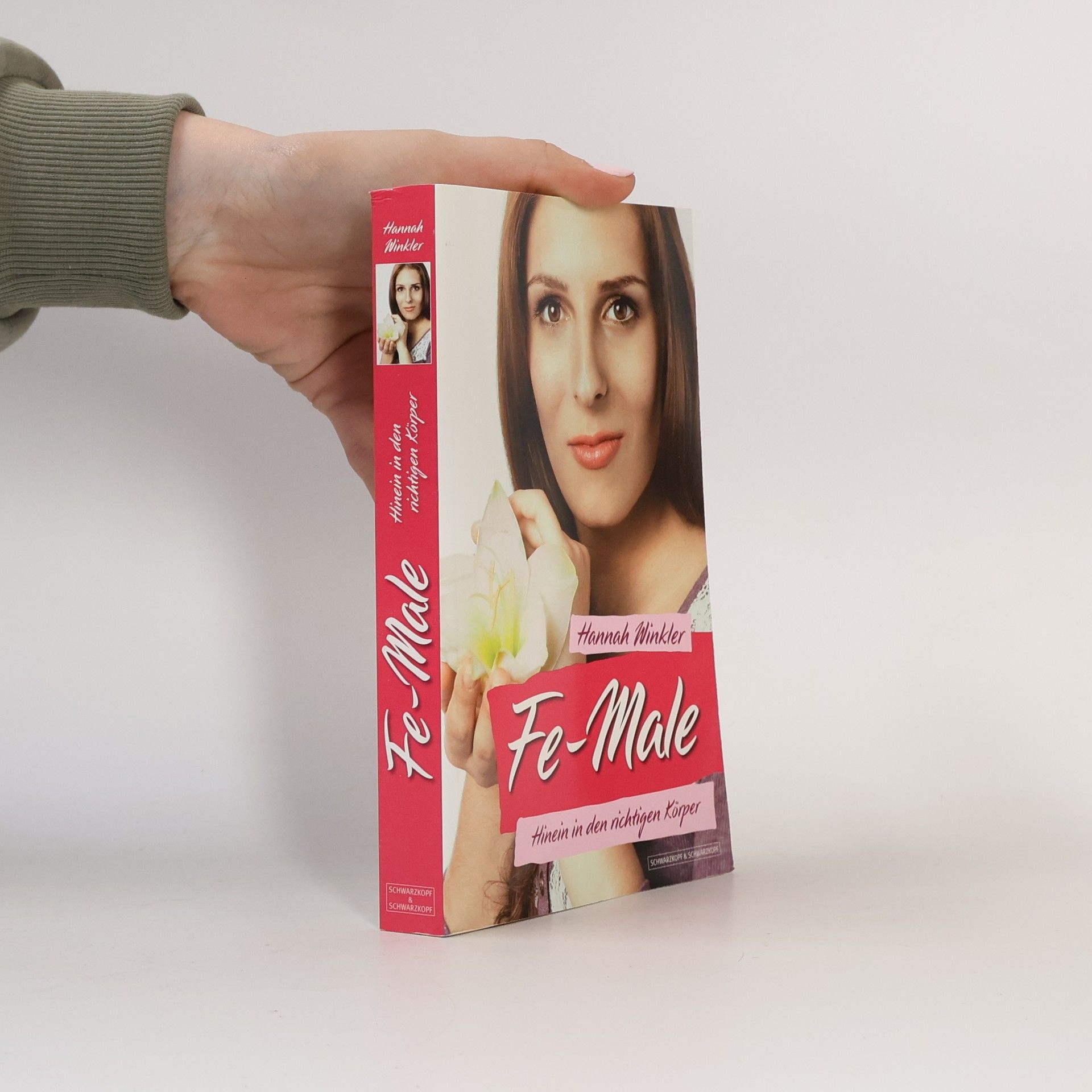 Hannah Winkler Fe-Male