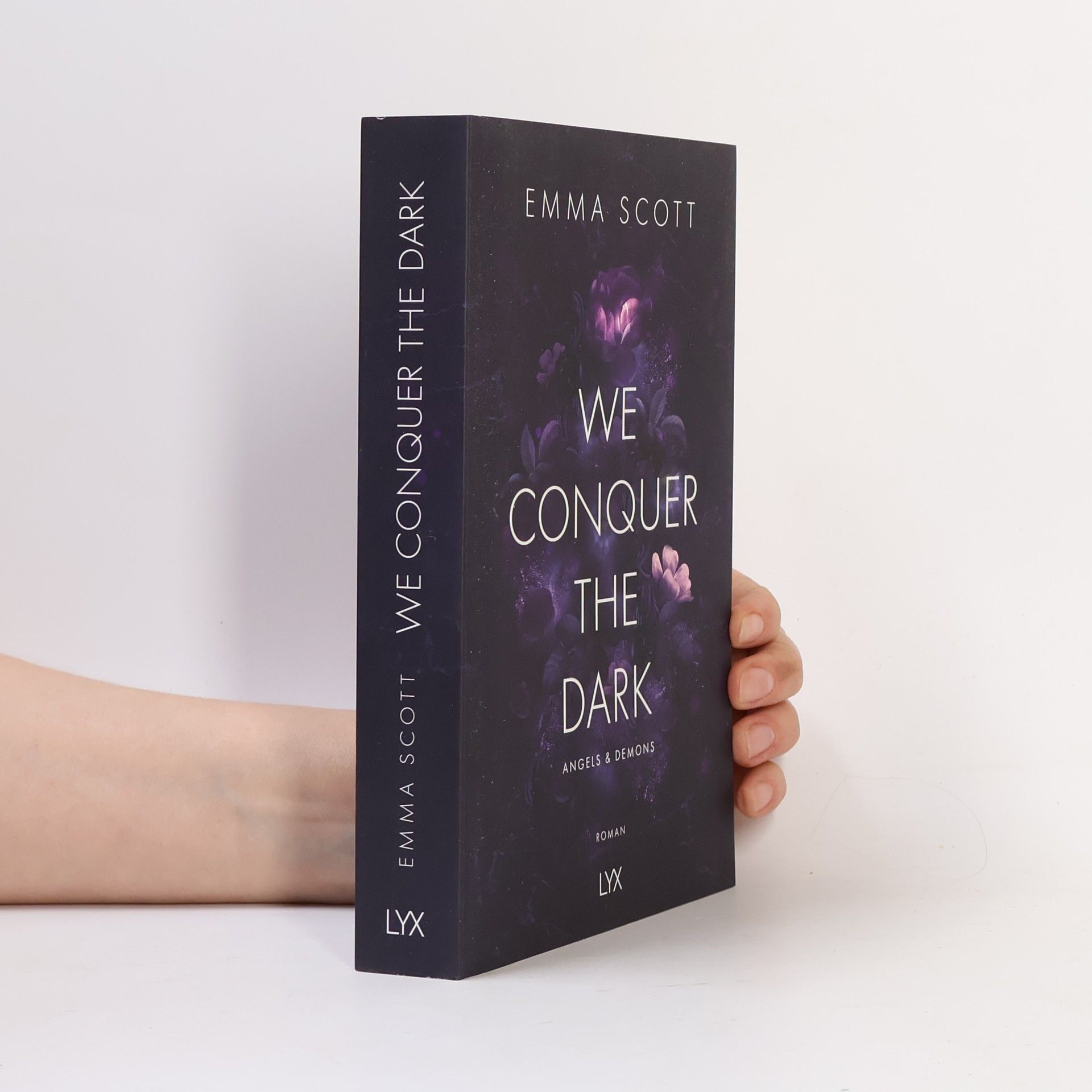 Emma Scott We Conquer the Dark