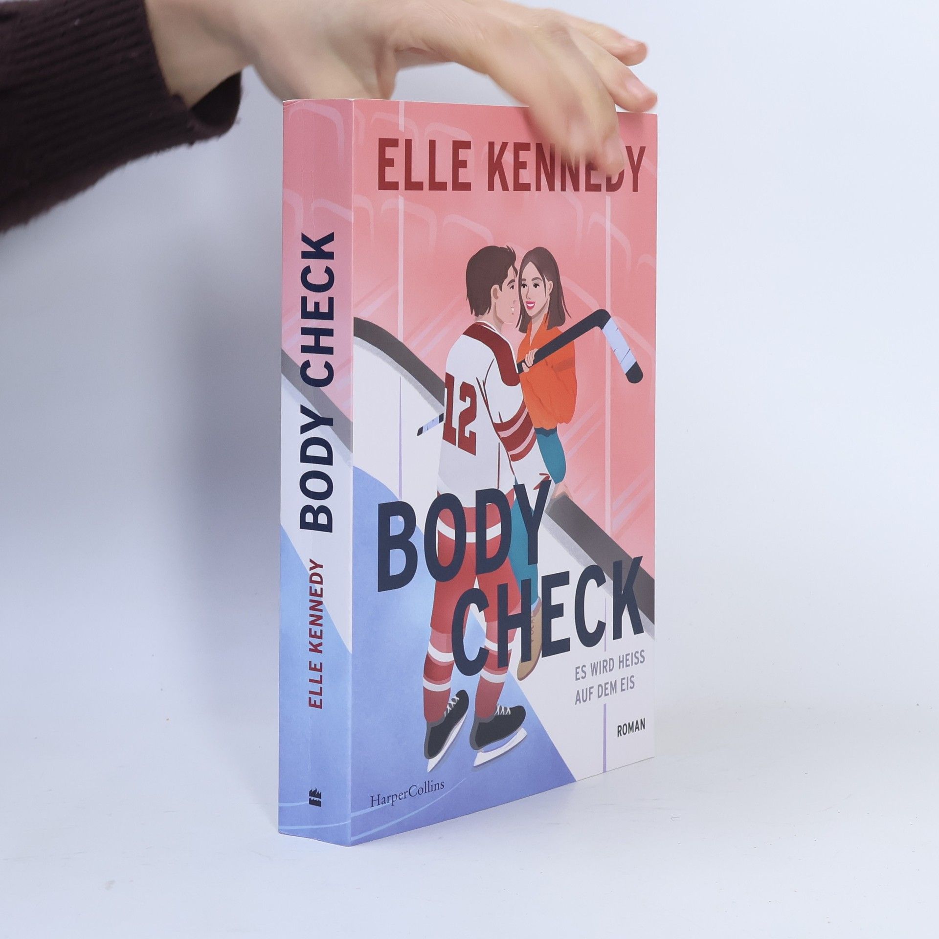 Elle Kennedy Body check