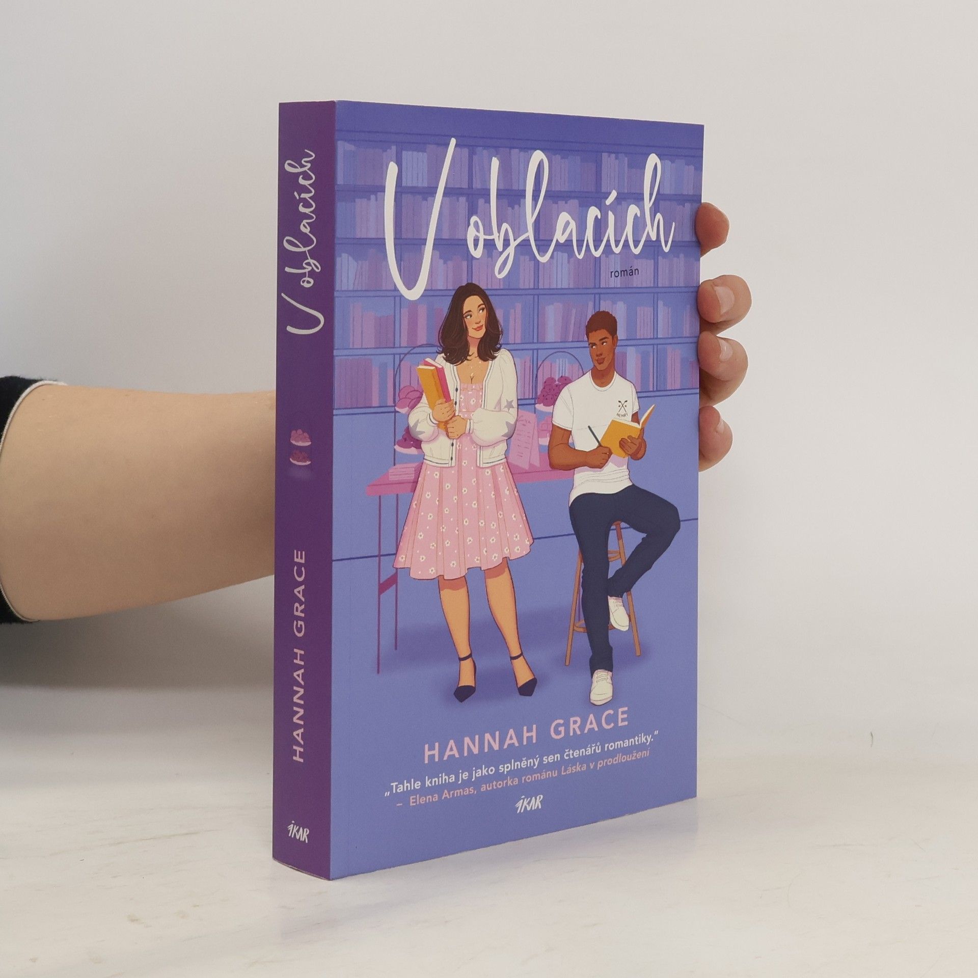 Hannah Grace V oblacích