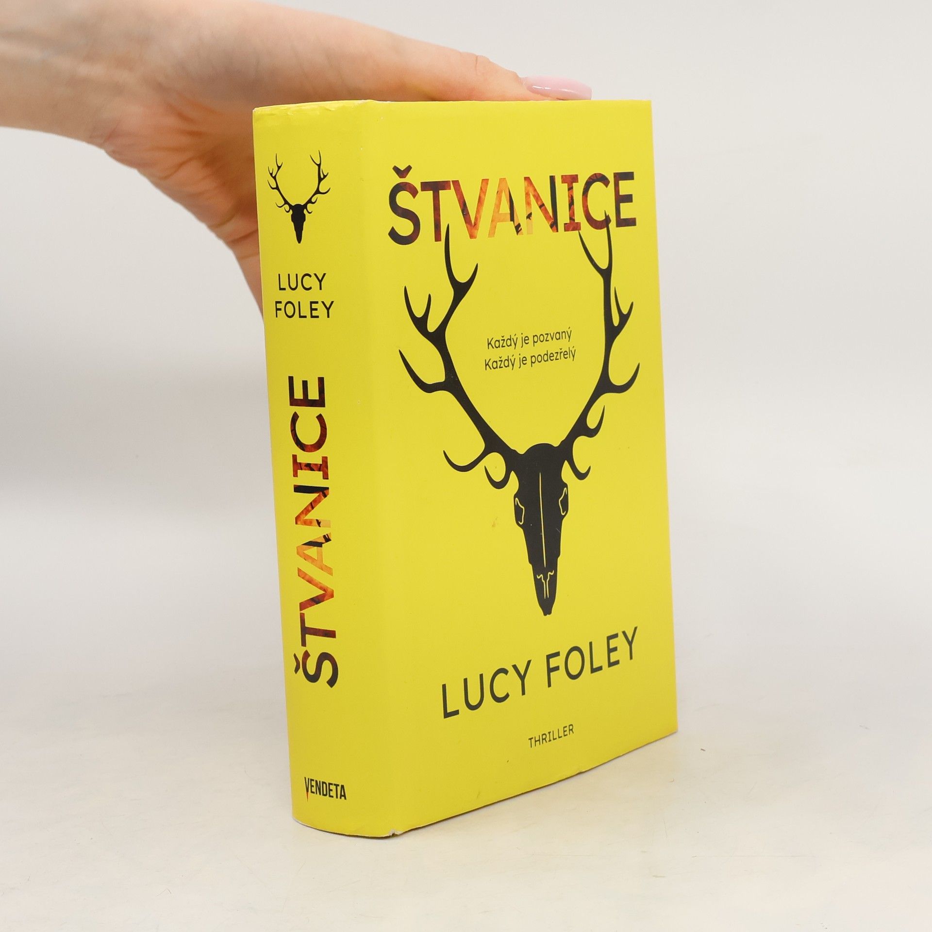 Lucy Foley Štvanice