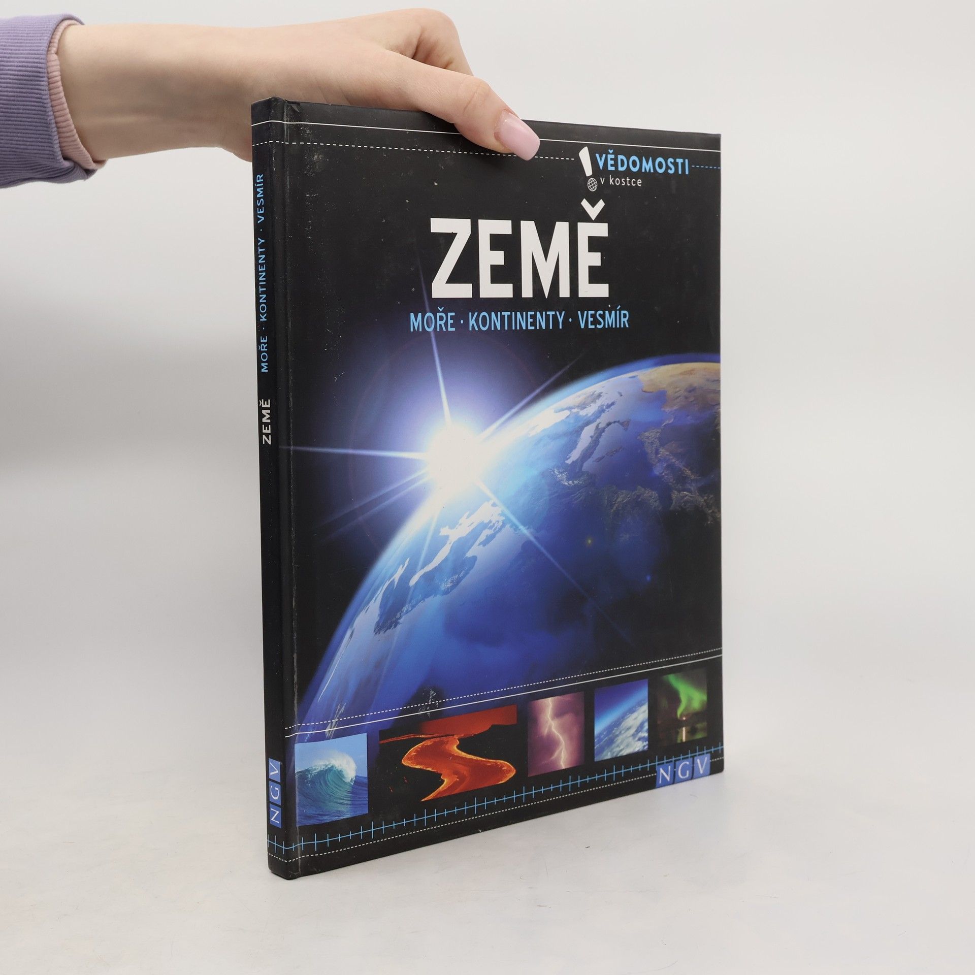 Matyáš Staněk Země. Moře, kontinenty, vesmír