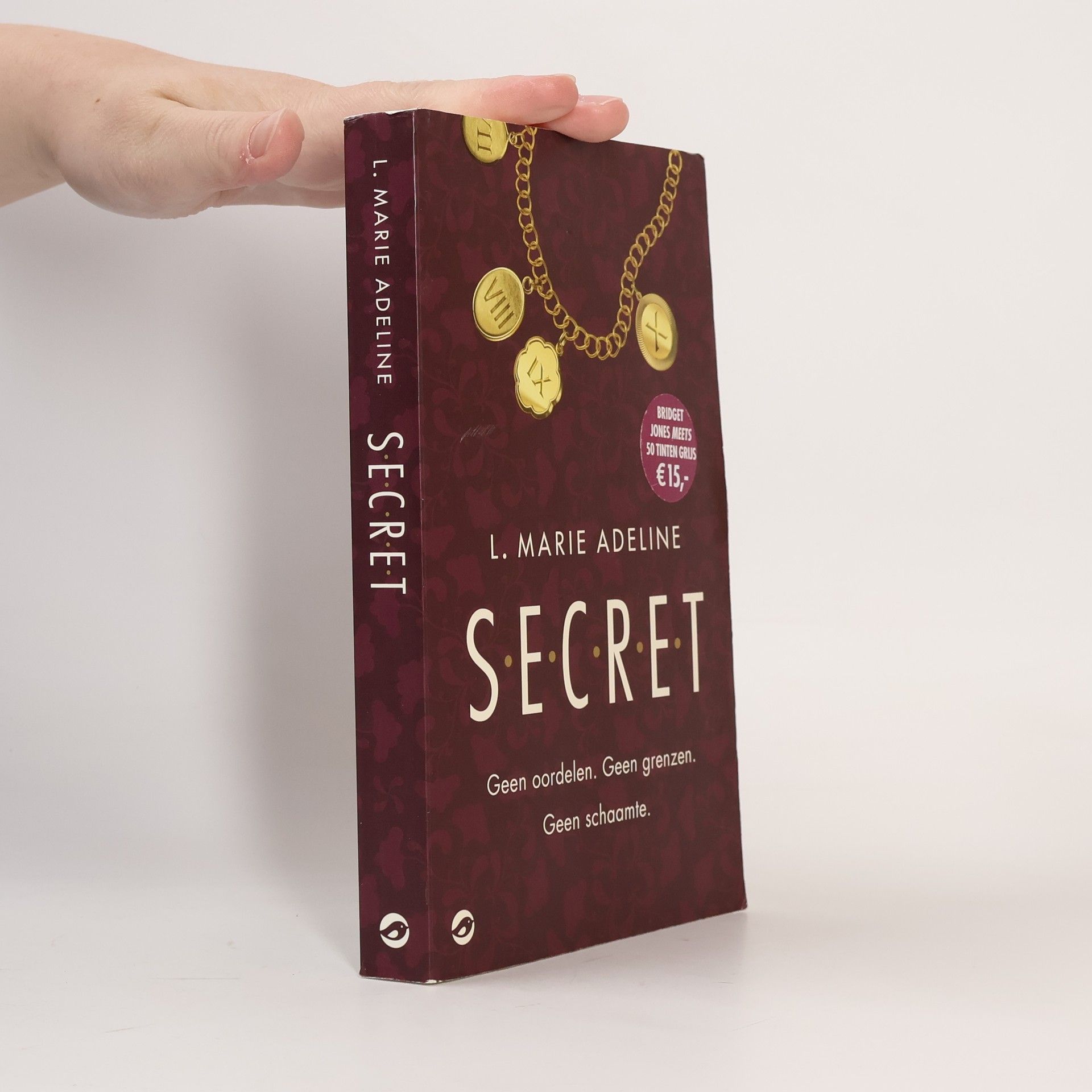 L. Marie Adeline Secret - 1: S.E.C.R.E.T.