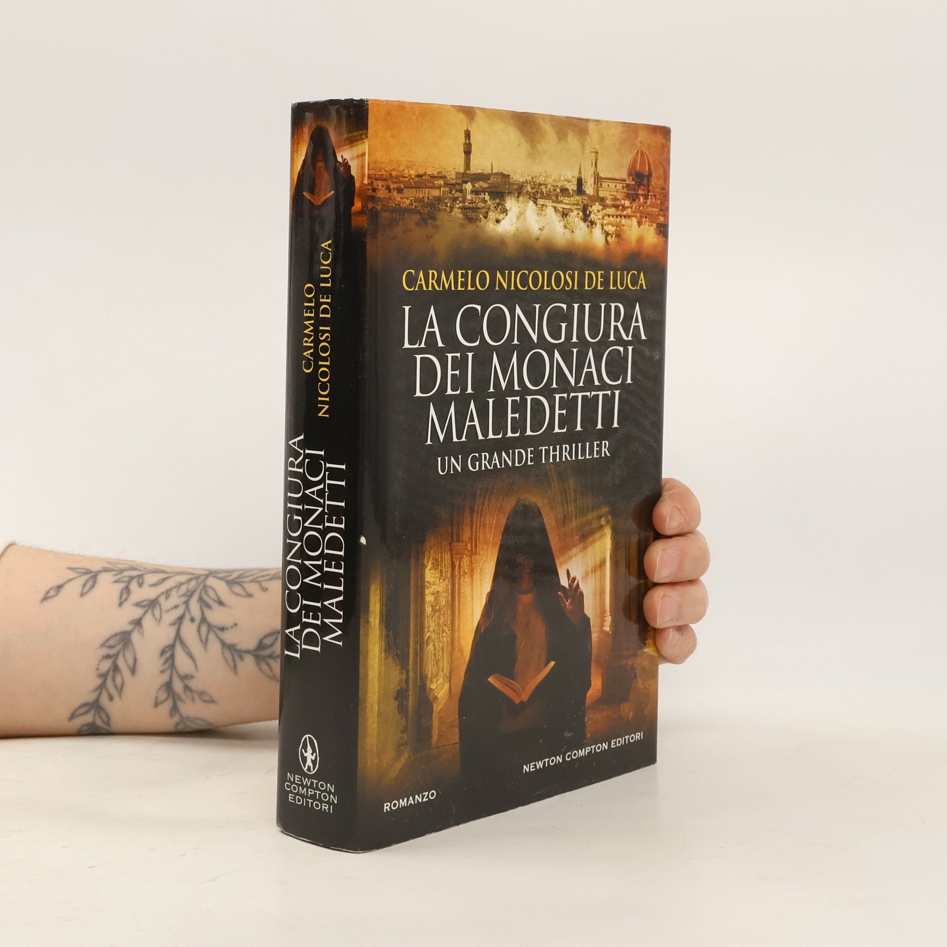 Carmelo Nicolosi De Luca Nuova narrativa Newton - 794: La congiura dei monaci maledetti