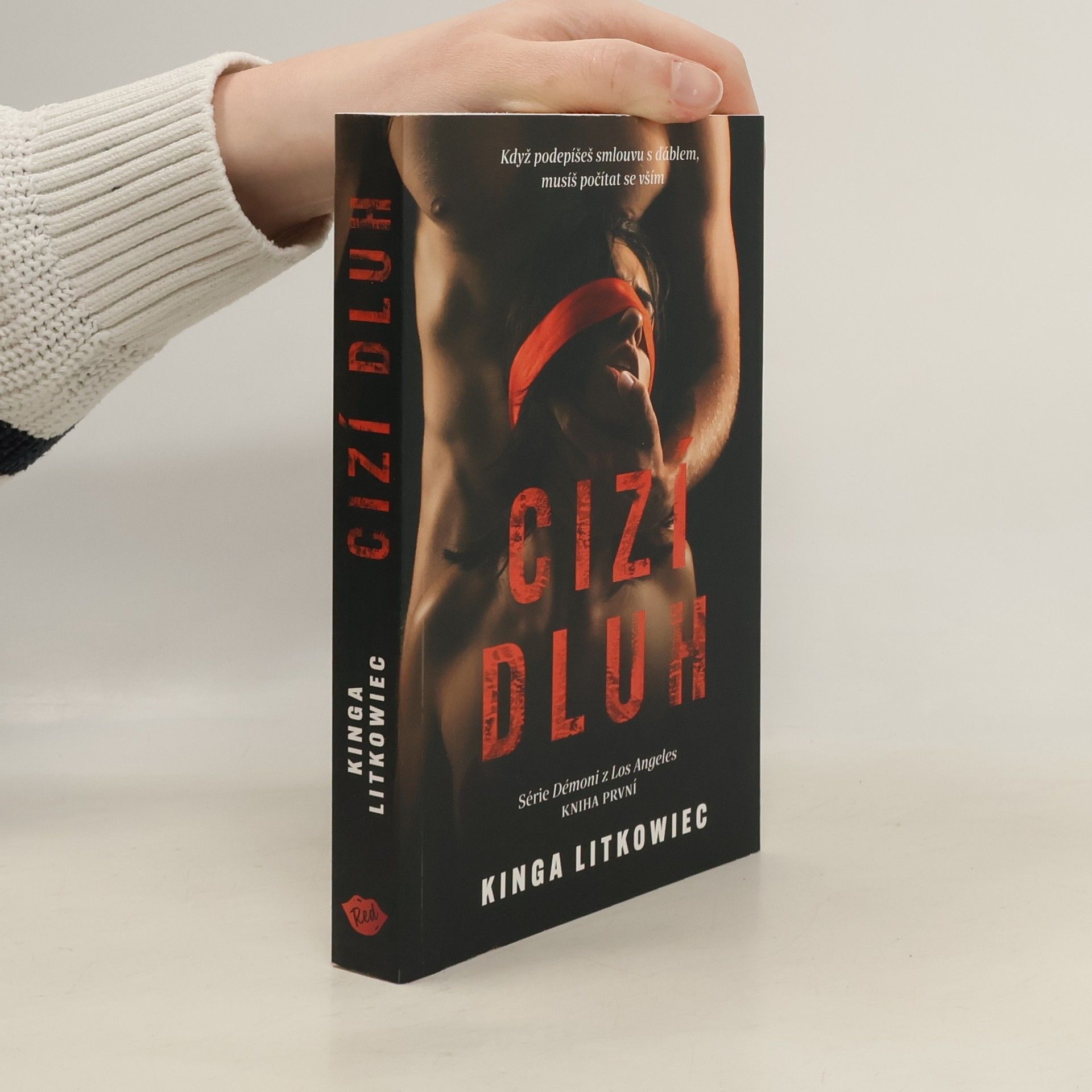 Kinga Litkowiec Cizí dluh