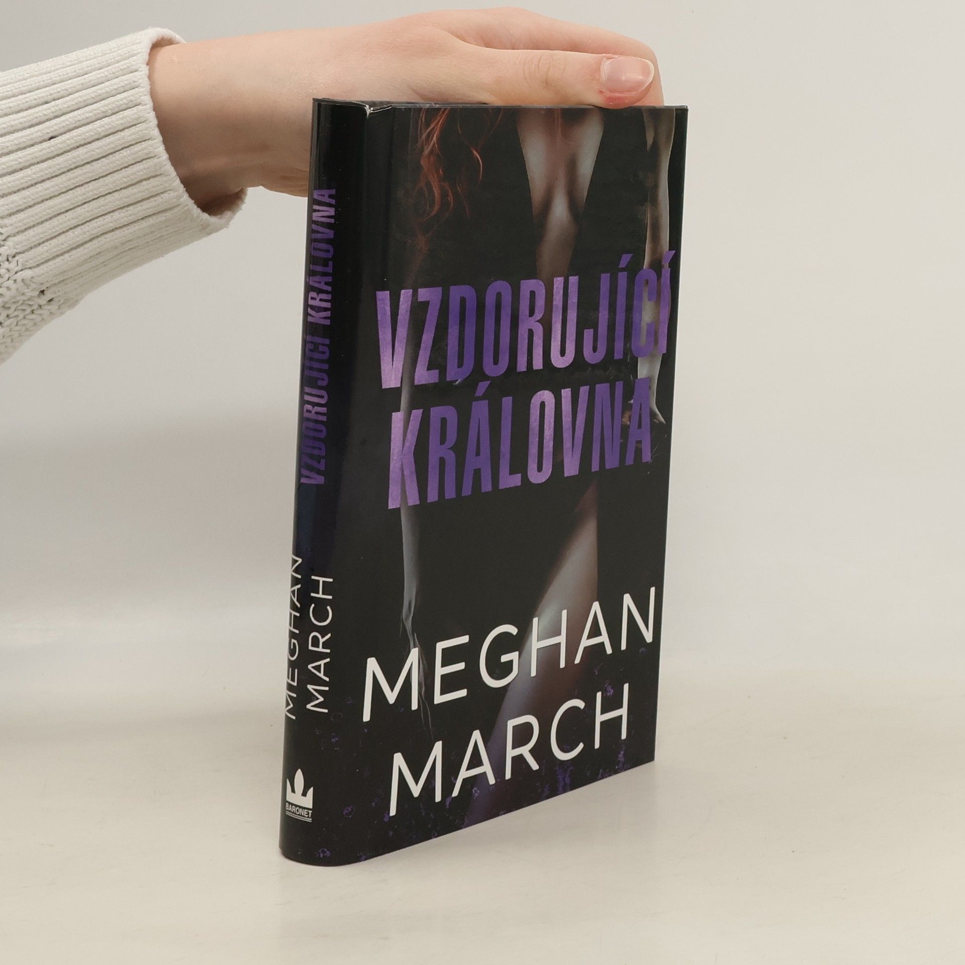 Meghan March Vzdorující královna : Mount trilogy 2