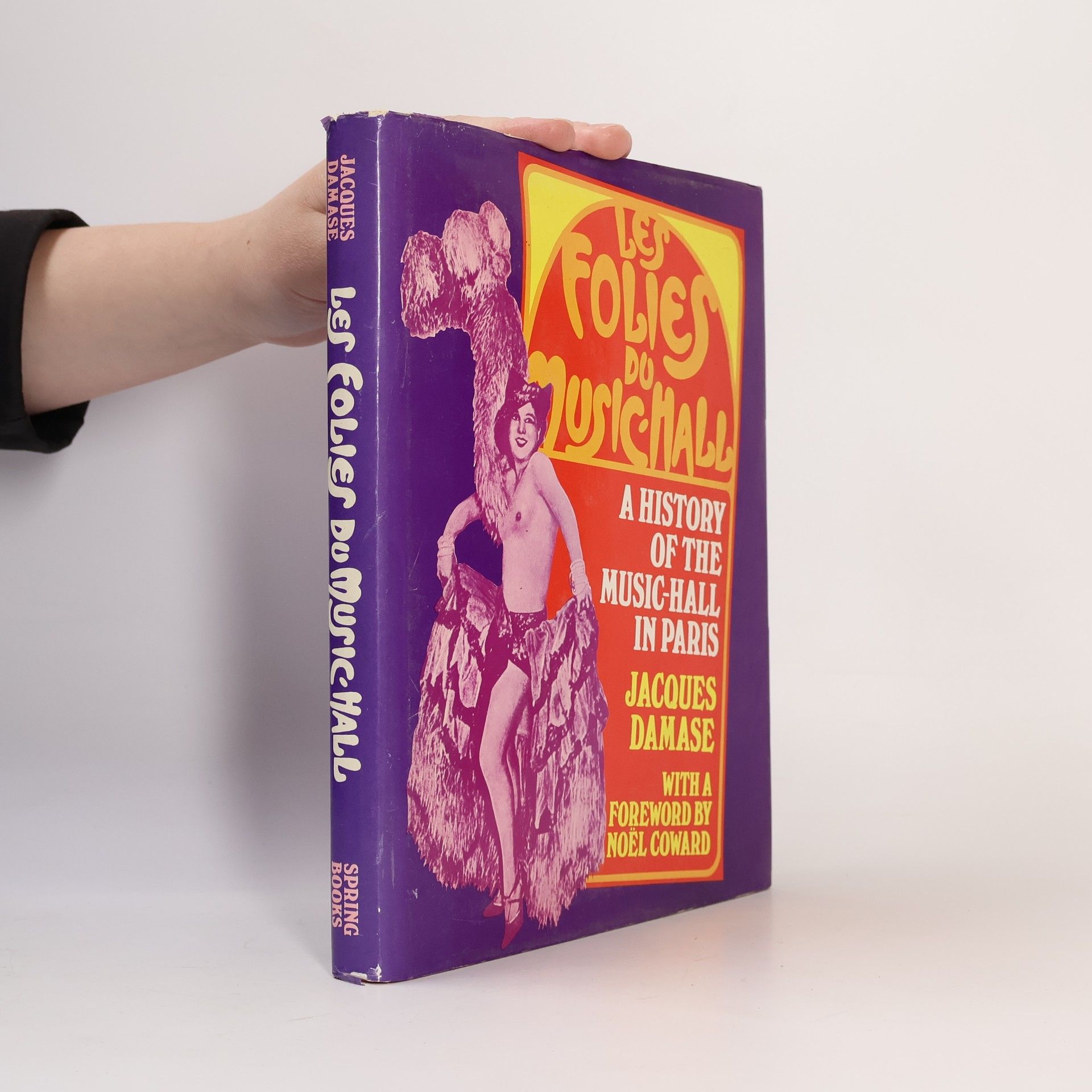 A History of the Music-Hall in Paris