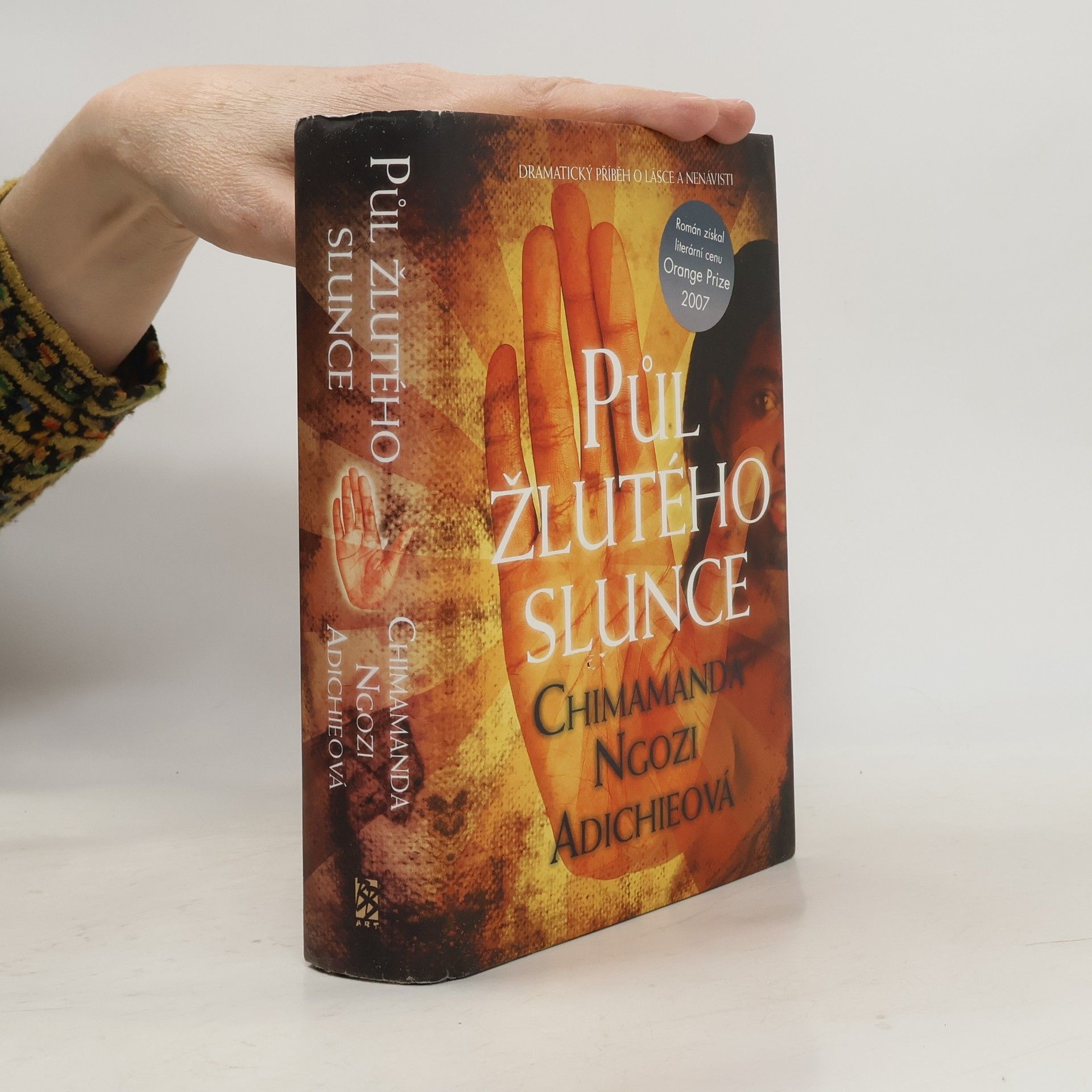 Chimamanda Ngozi Adichie Půl žlutého slunce