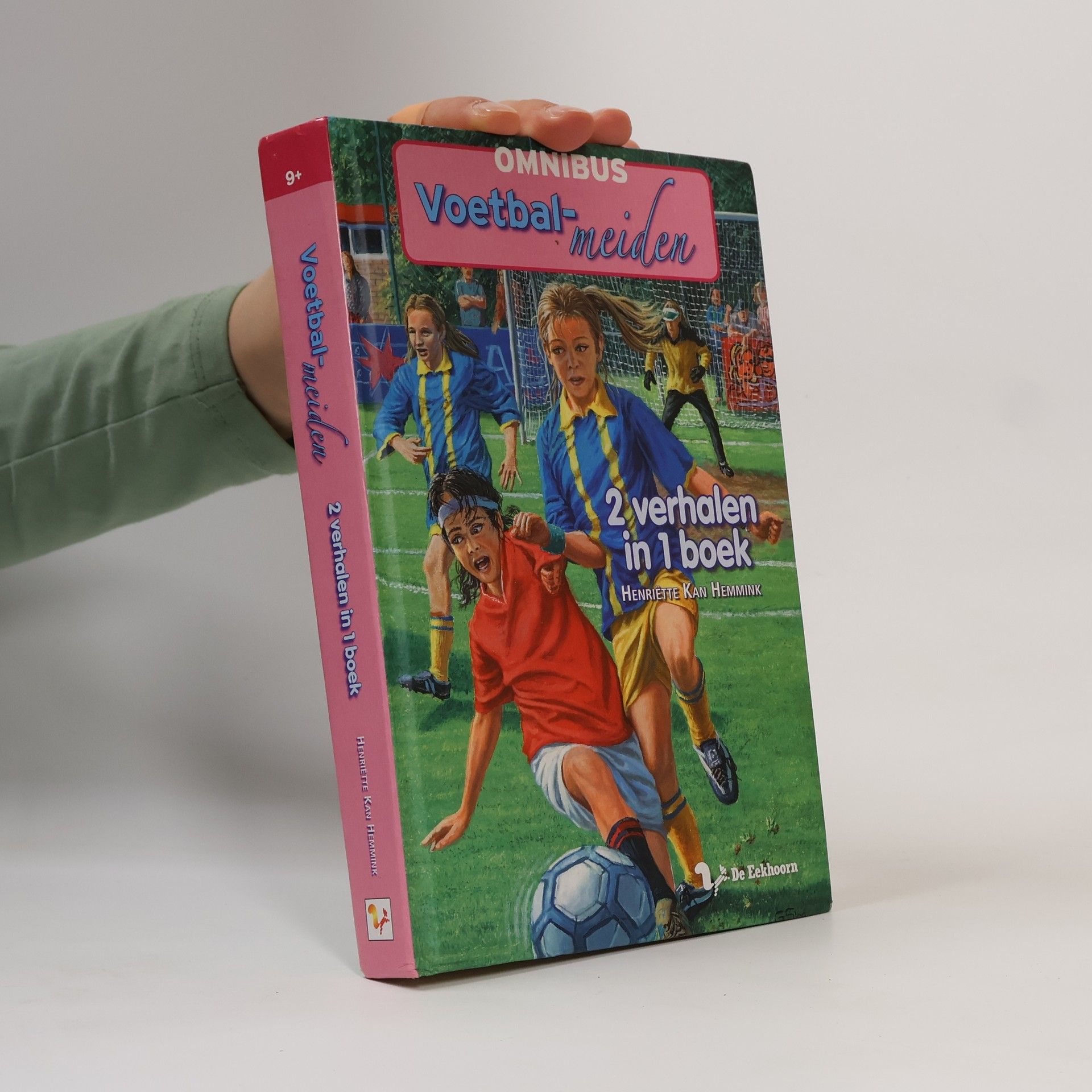 Henriette Kan Hemmink Omnibus voetbal-meiden