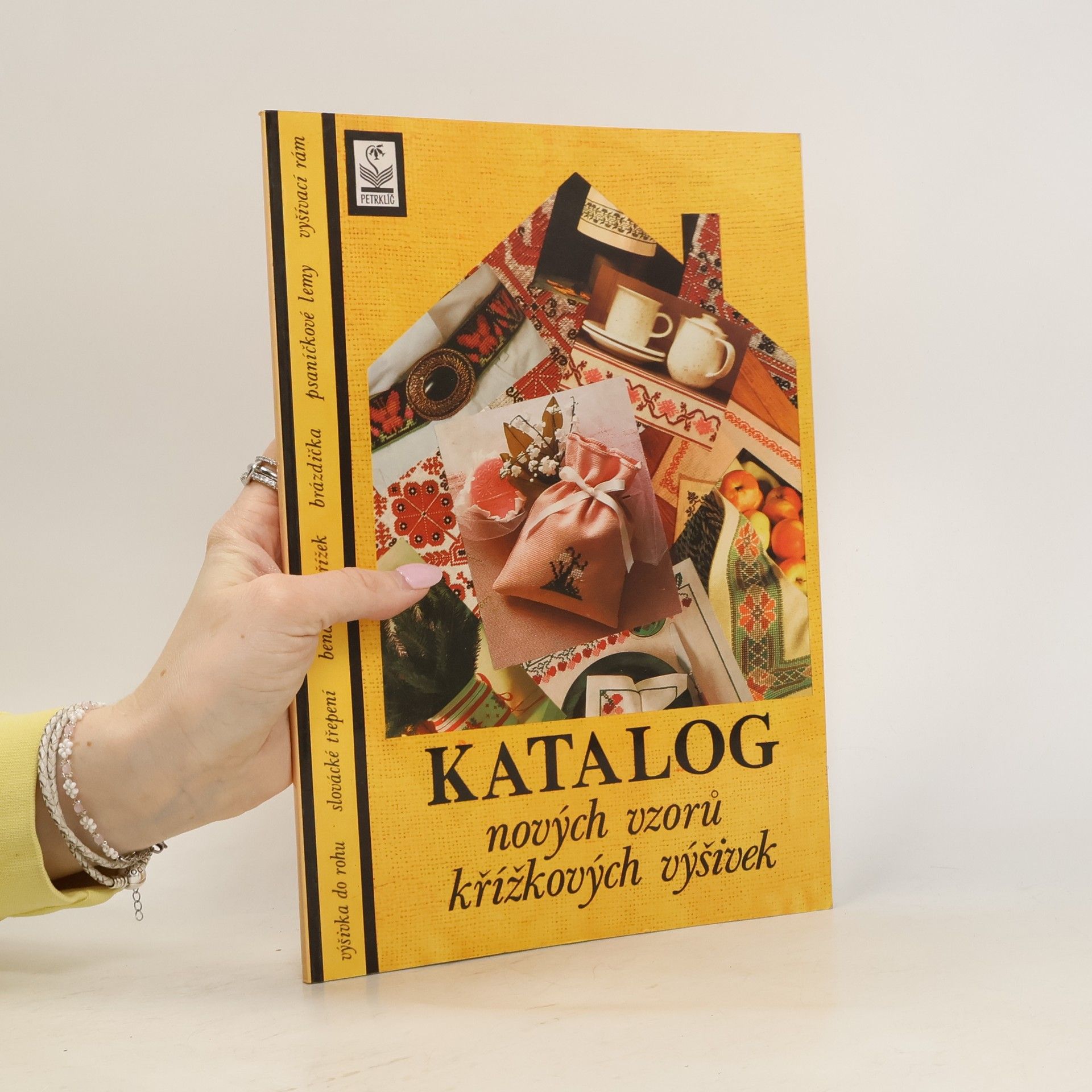 Katalog nových vzorů křížkových výšivek