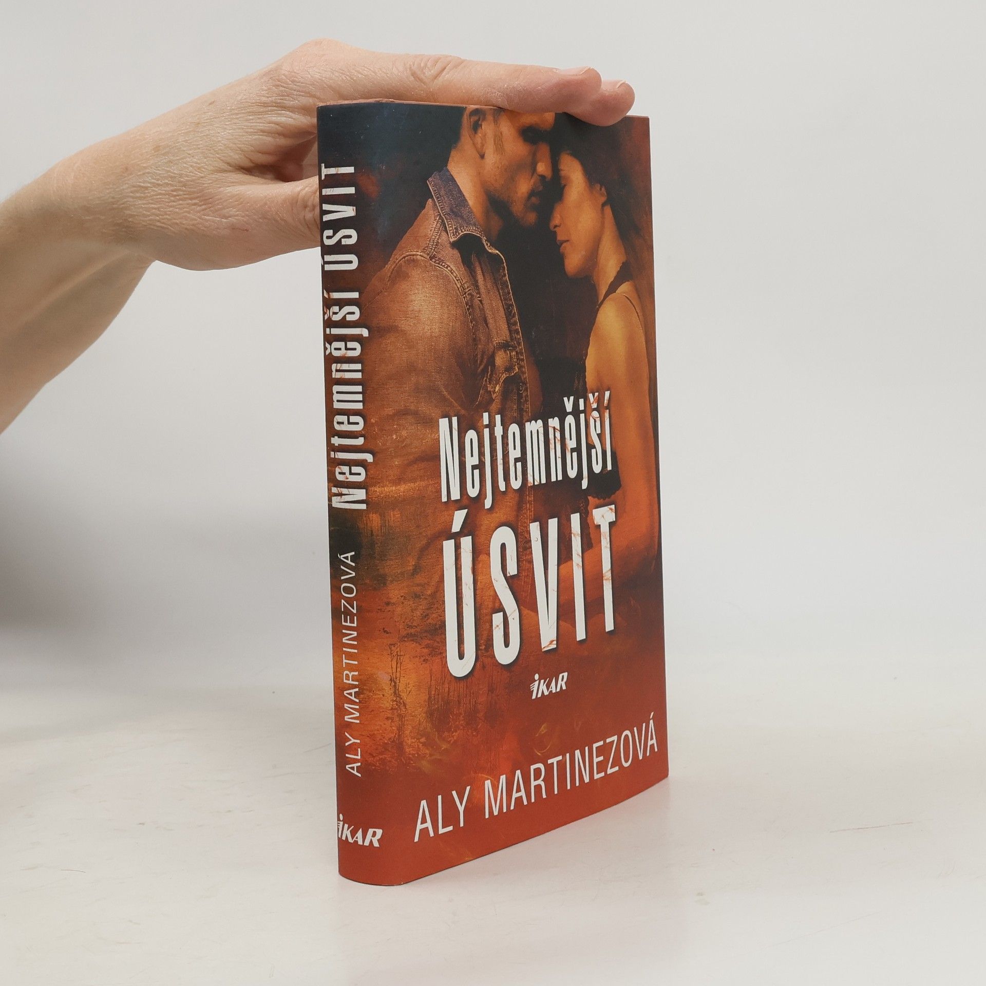 Aly Martinez Nejtemnější úsvit