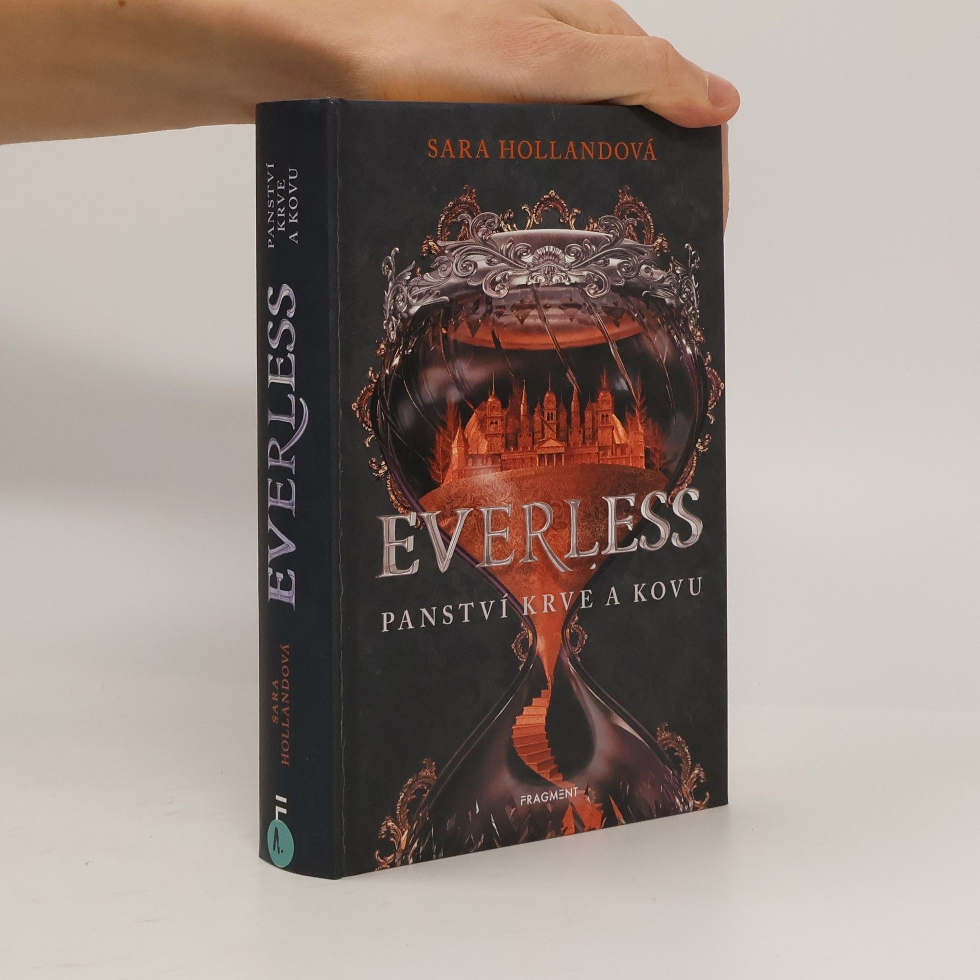 Sara Holland Everless: Panství krve a kovu