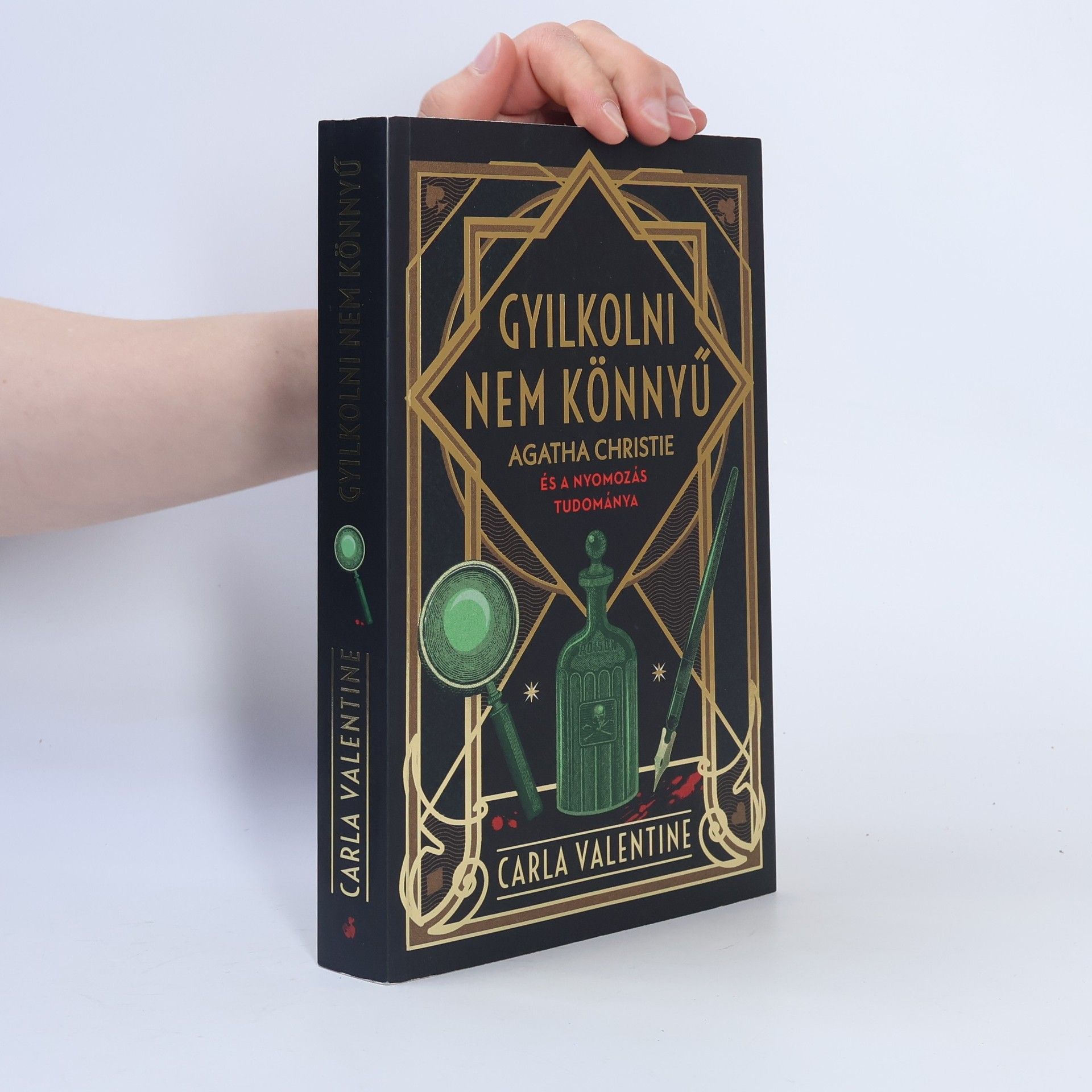 Agatha Christie Gyilkolni nem könnyű