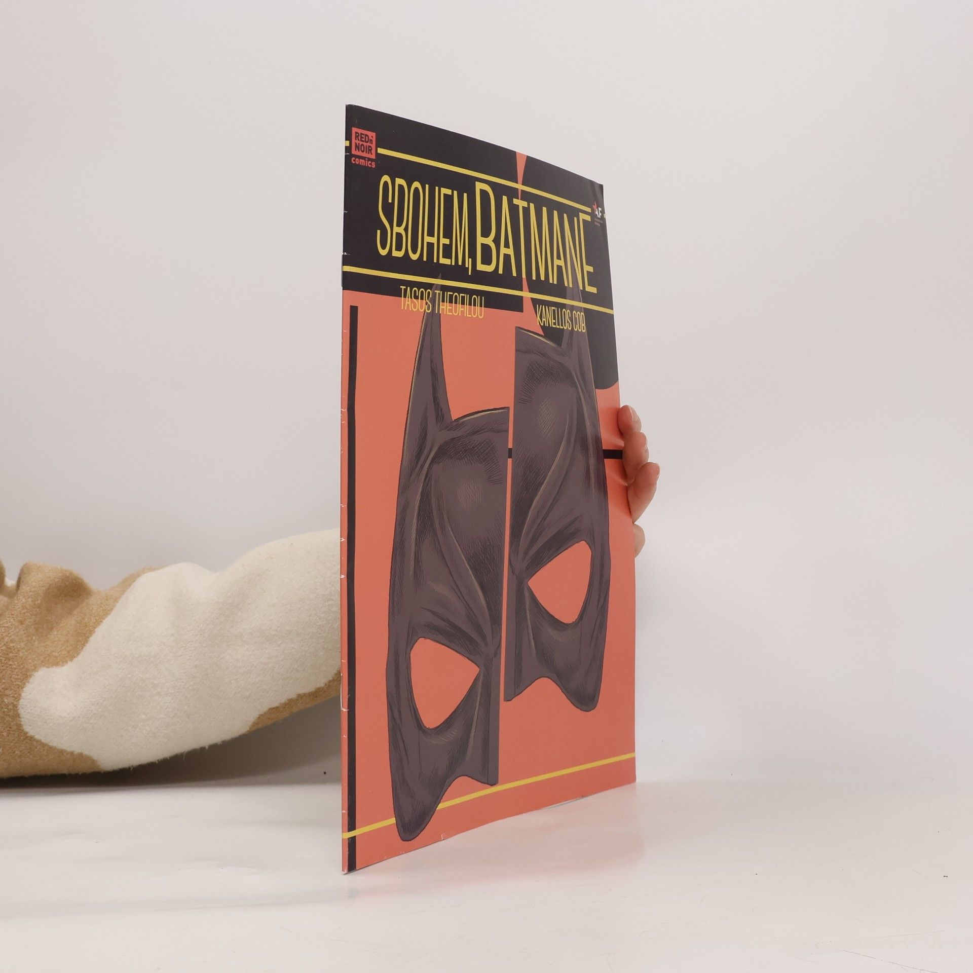 Tasos Theofilou Sbohem, Batmane