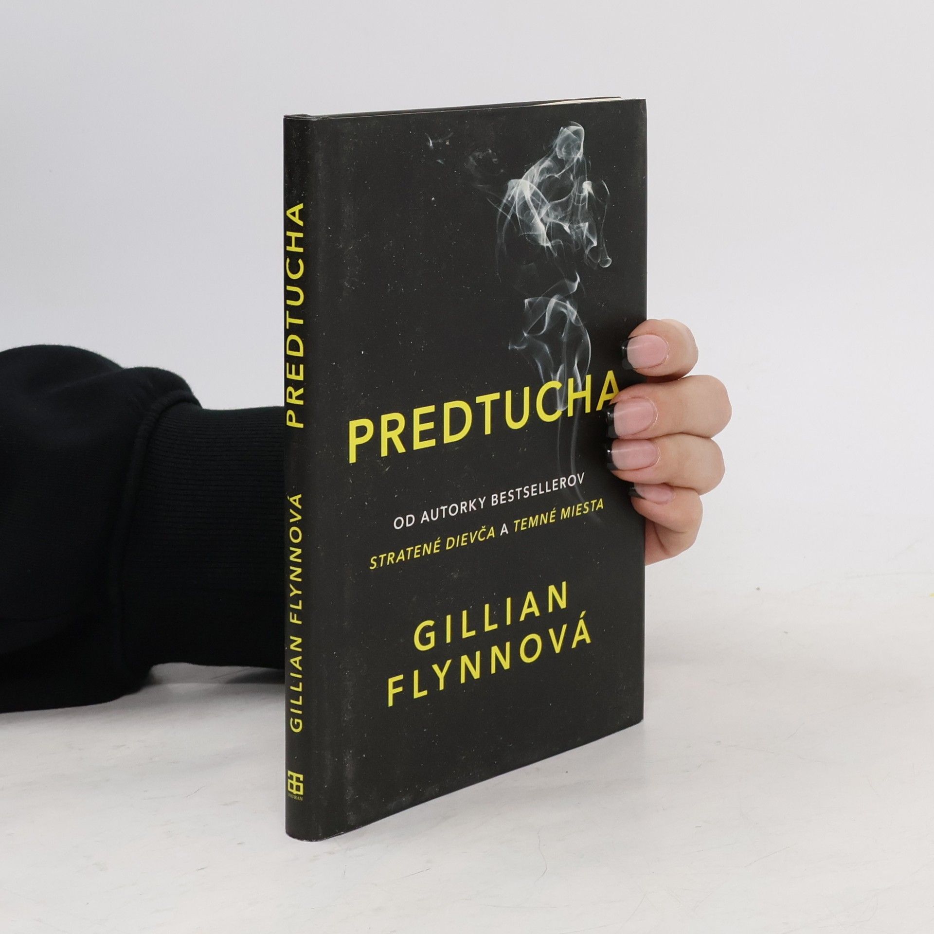 Gillian Flynn Predtucha