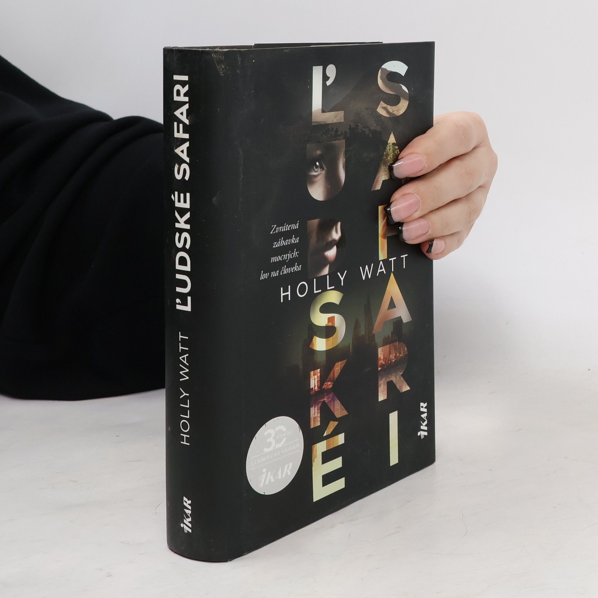 Holly Watt Ľudské safari