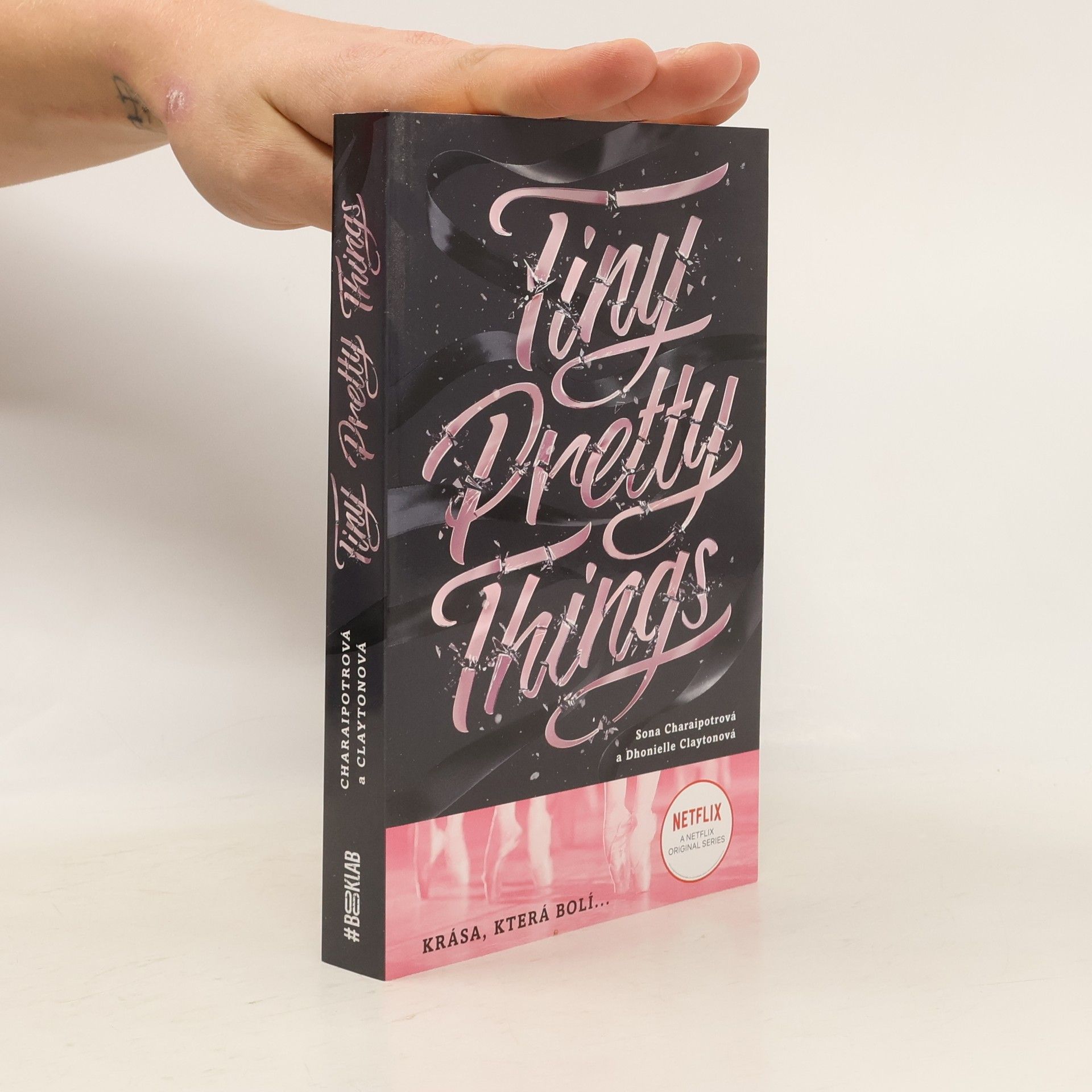 Sona Charaipotra Tiny pretty things