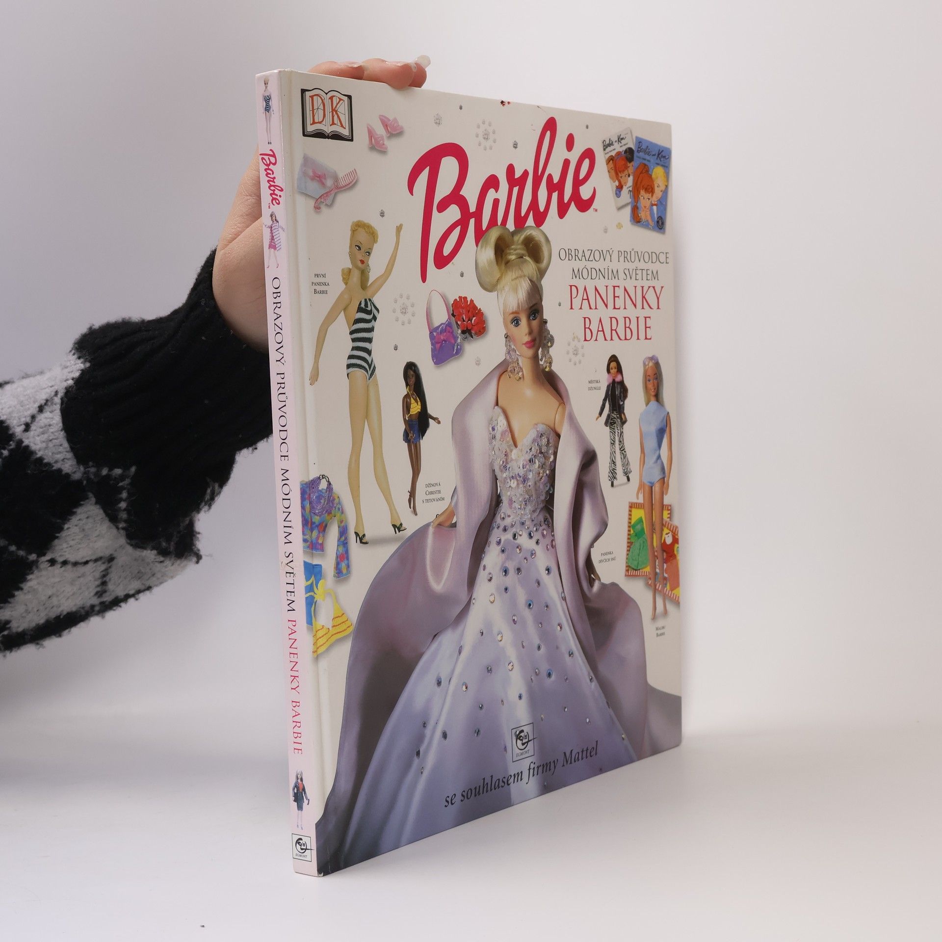 Lisa Lanzarini Obrazový průvodce módním světem Barbie
