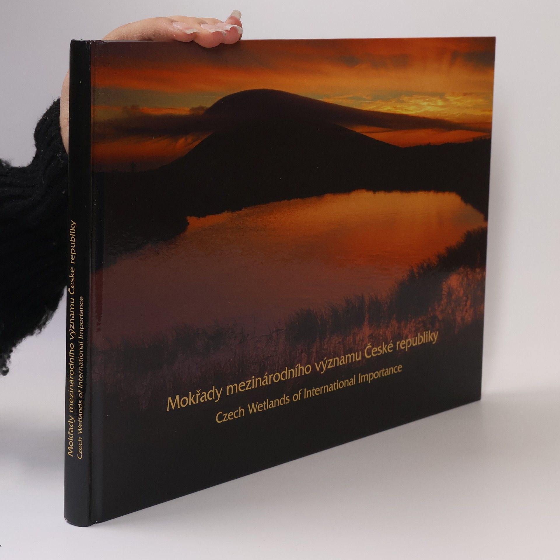 Ivana Bufková Mokřady mezinárodního významu České republiky. Czech Wetlands of International Importance