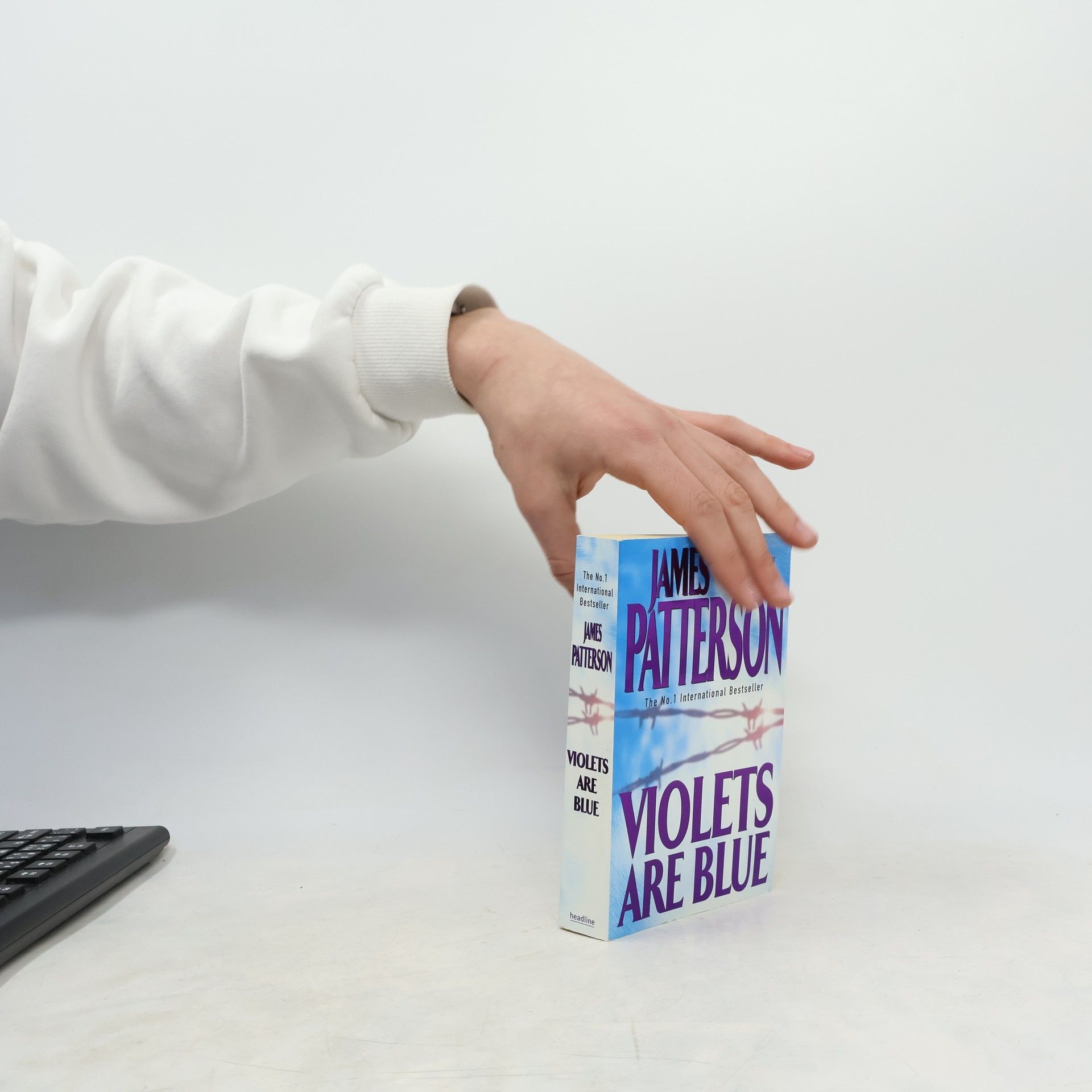 James Patterson Violets are blue