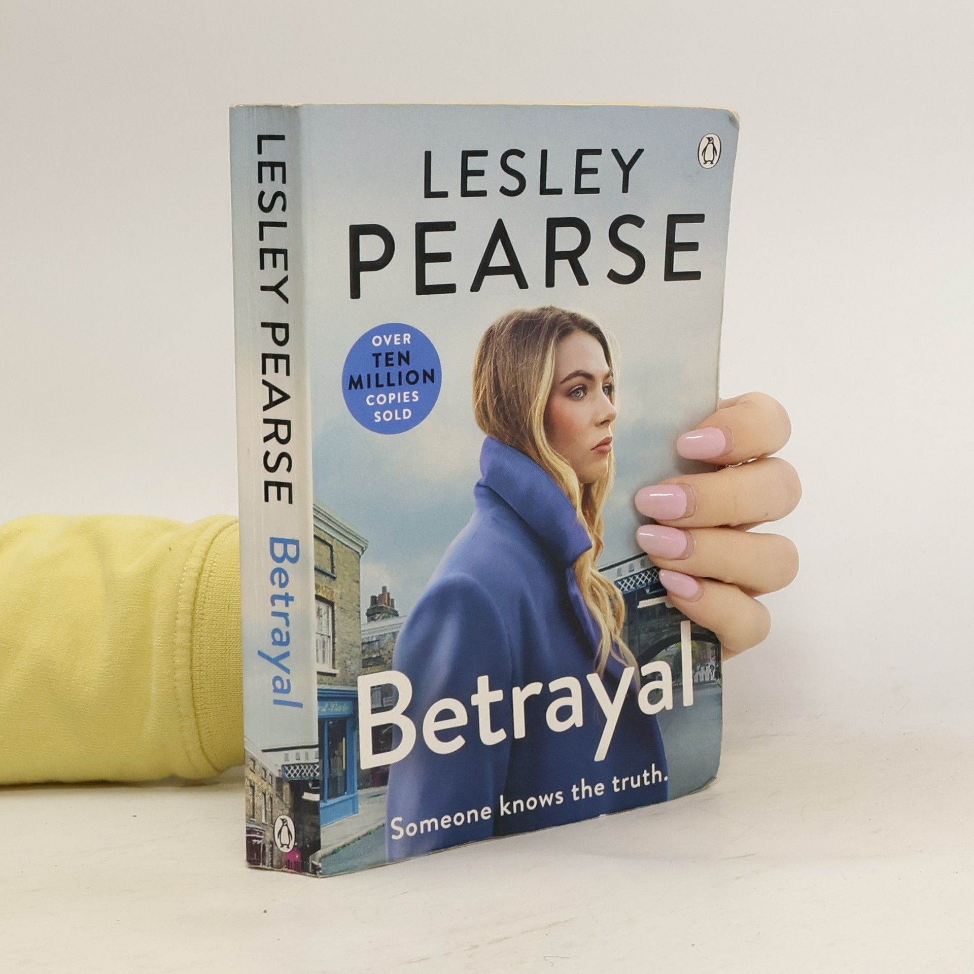 Lesley Pearse Betrayal