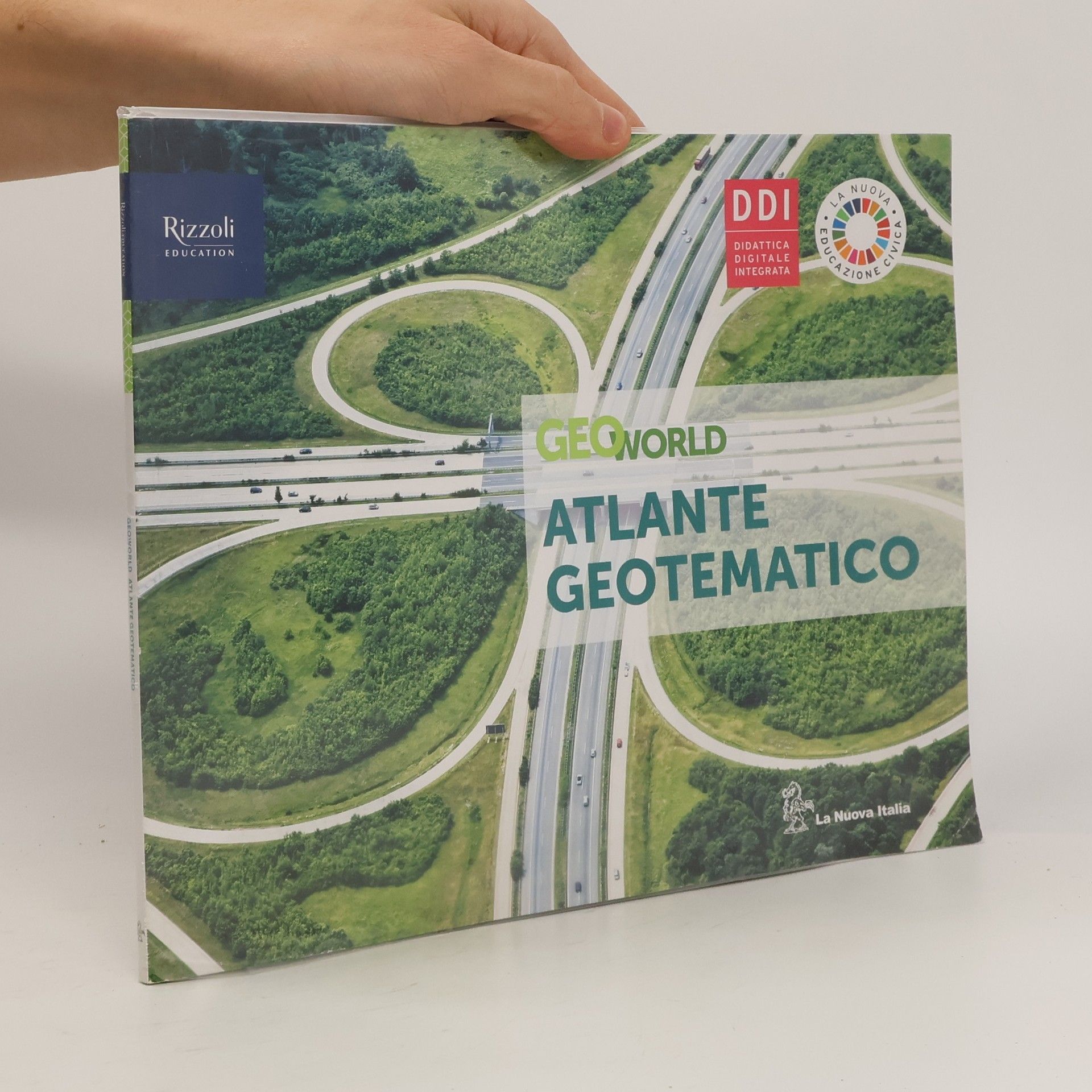 Valerio Castronovo Geoworld. Con Atlante Geotematico