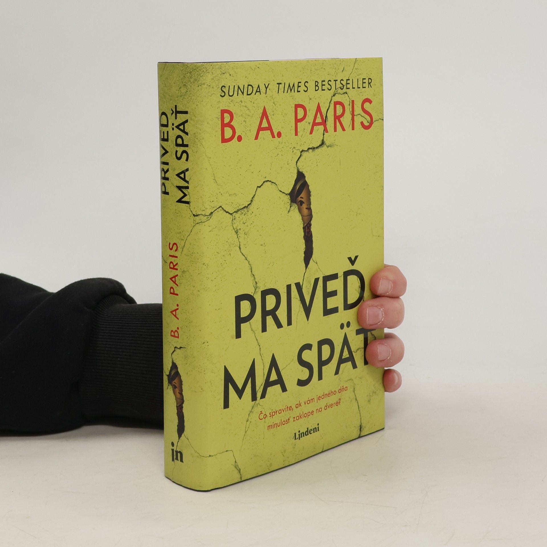 B. A. Paris Priveď ma späť