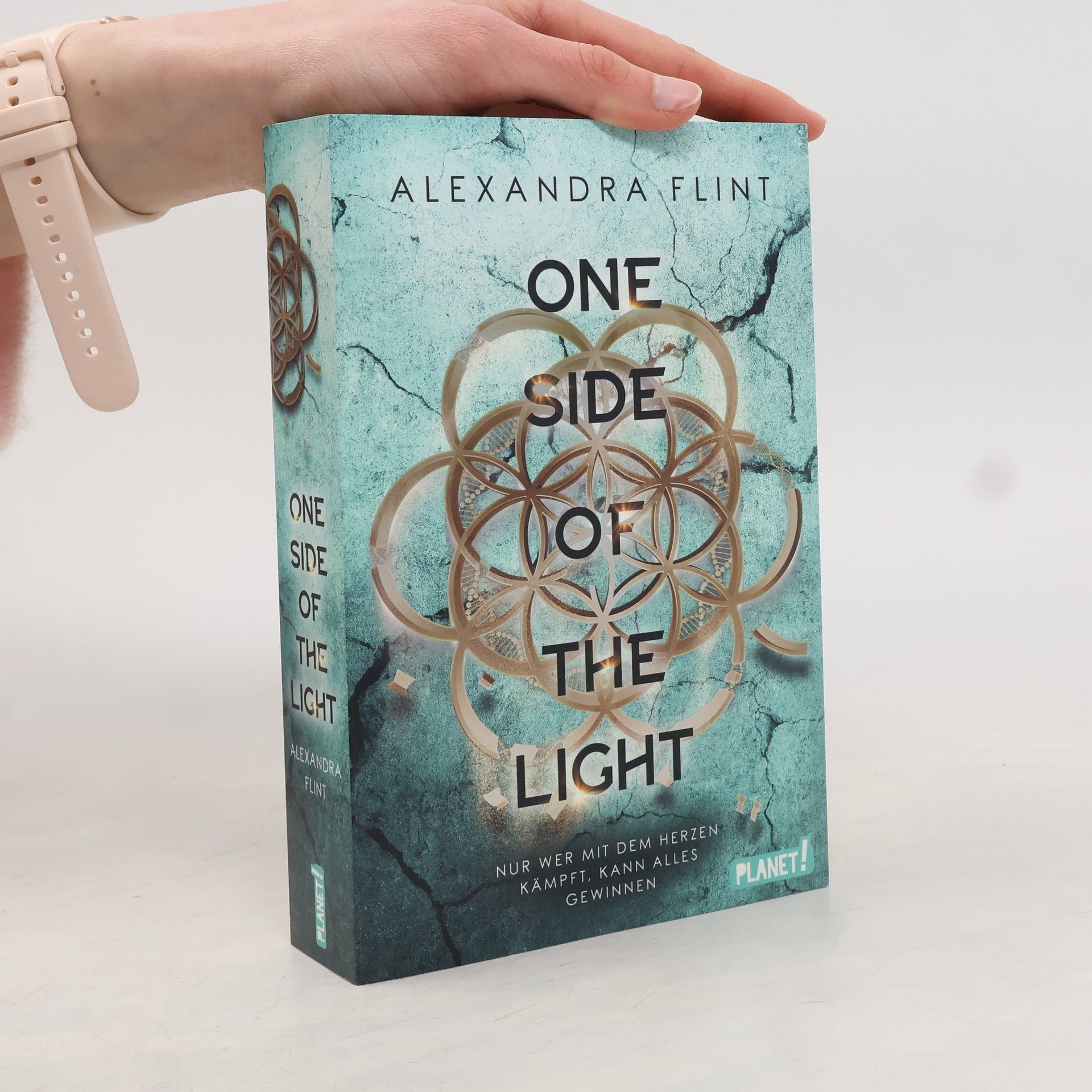 Alexandra Raij Emerdale 2: One Side of the Light