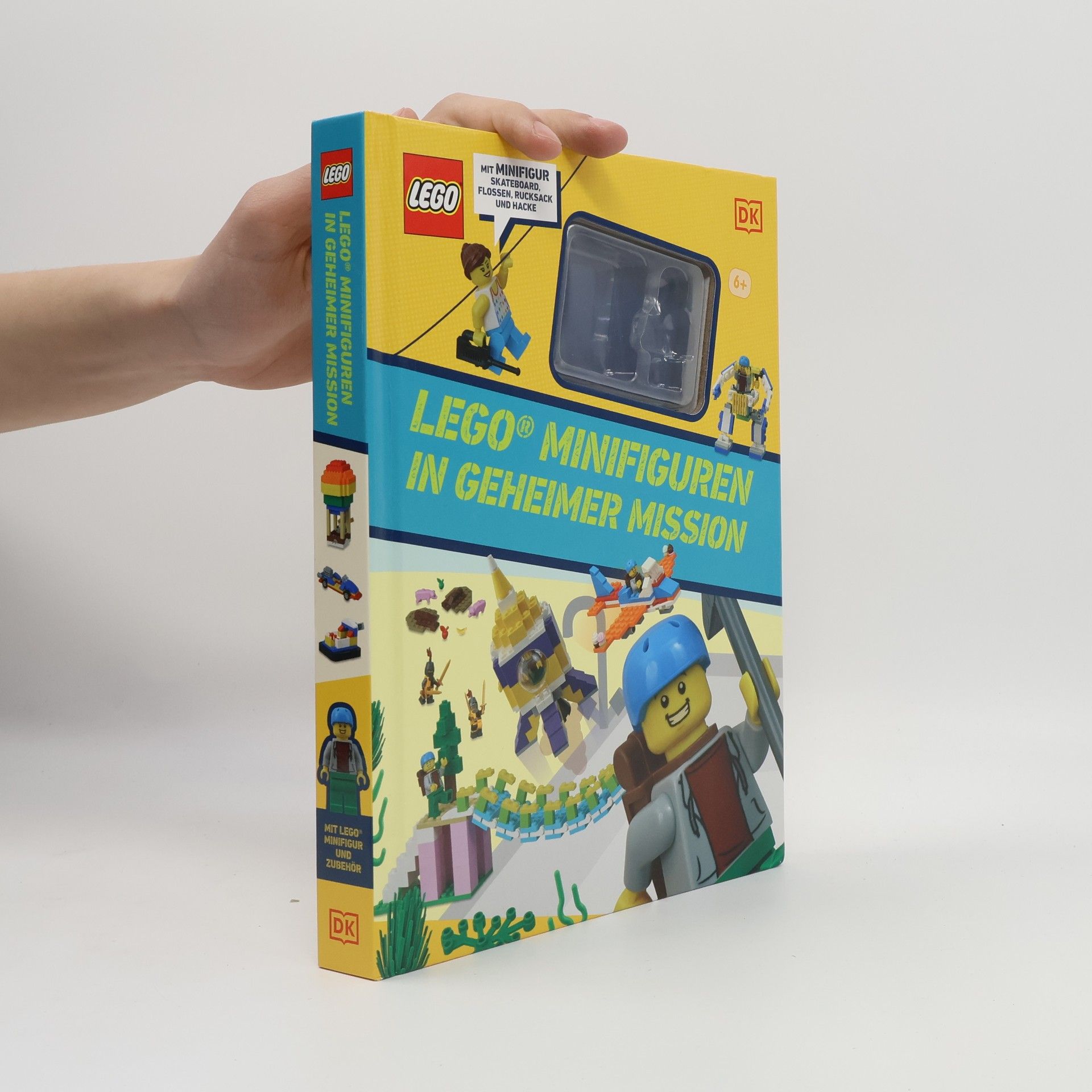 Tori Kosara LEGO® Minifiguren in geheimer Mission. Mit LEGO® Minifigur, Skateboard, Flossen, Rucksack und Hacke