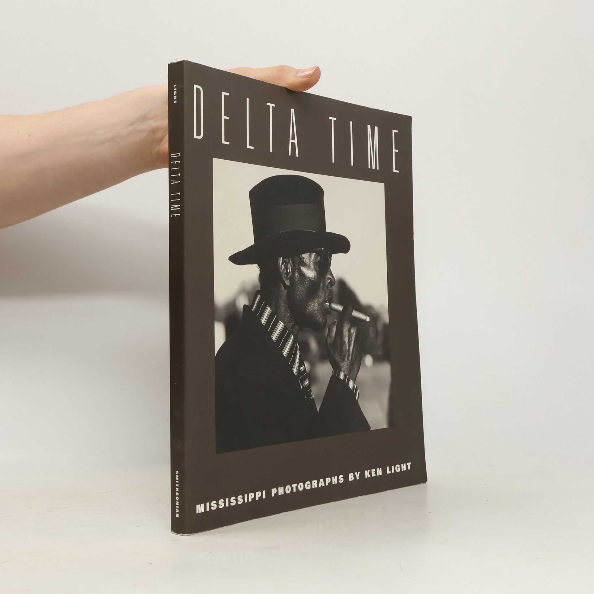 Kenneth Light Delta Time