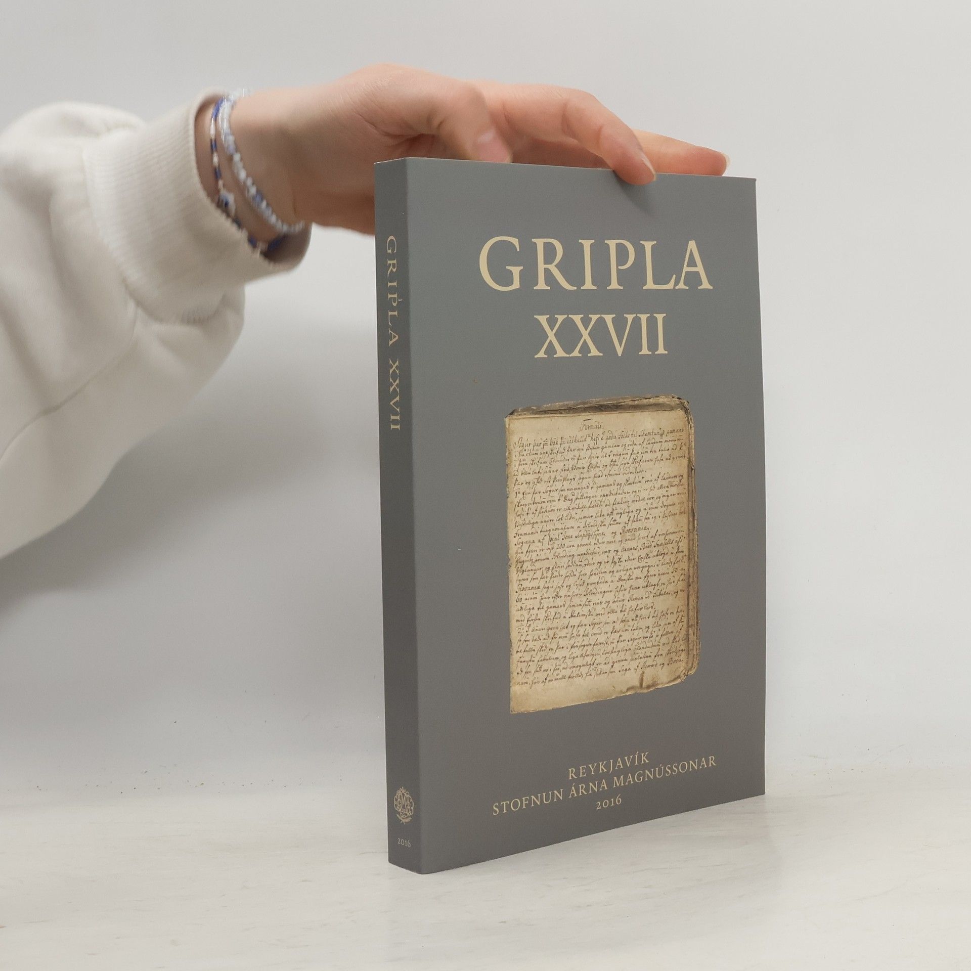 Autores varios Gripla