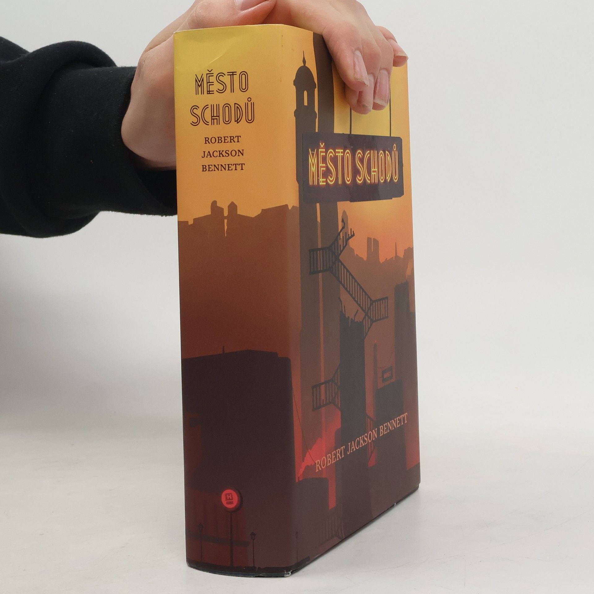 Robert Jackson Bennett Město schodů. 1. díl