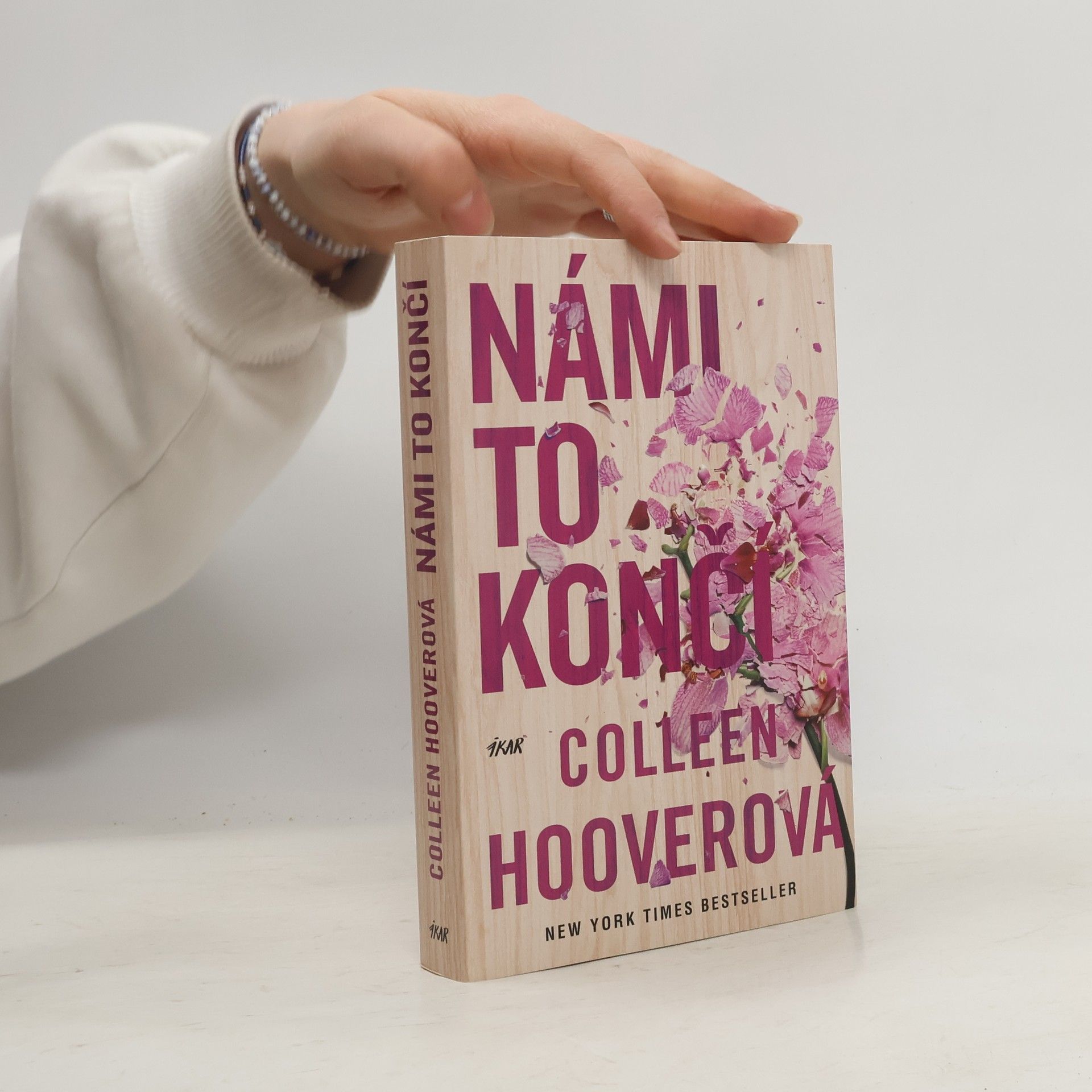 Colleen Hoover Námi to končí